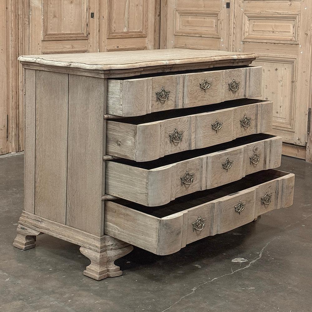 Commode à rayures du 19e siècle de style colonial hollandais en vente 6