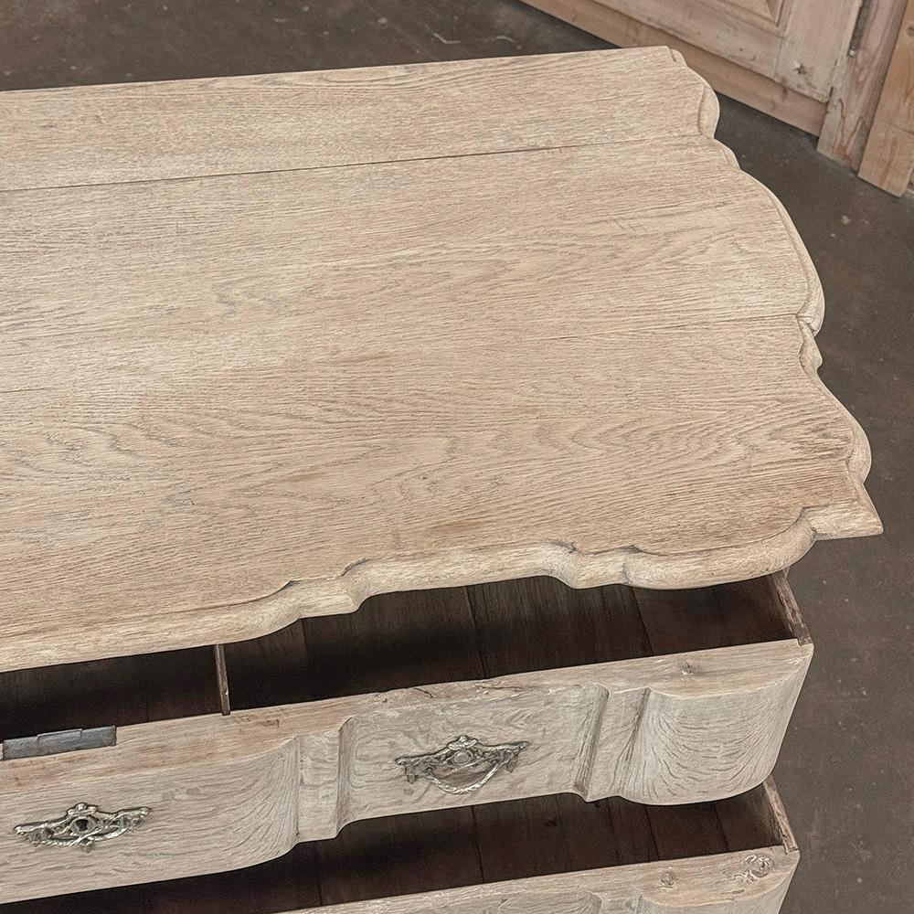 Commode à rayures du 19e siècle de style colonial hollandais en vente 8