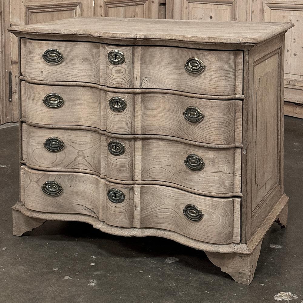 19th Century Dutch Colonial Stripped Oak Chest of Drawers In Good Condition For Sale In Dallas, TX