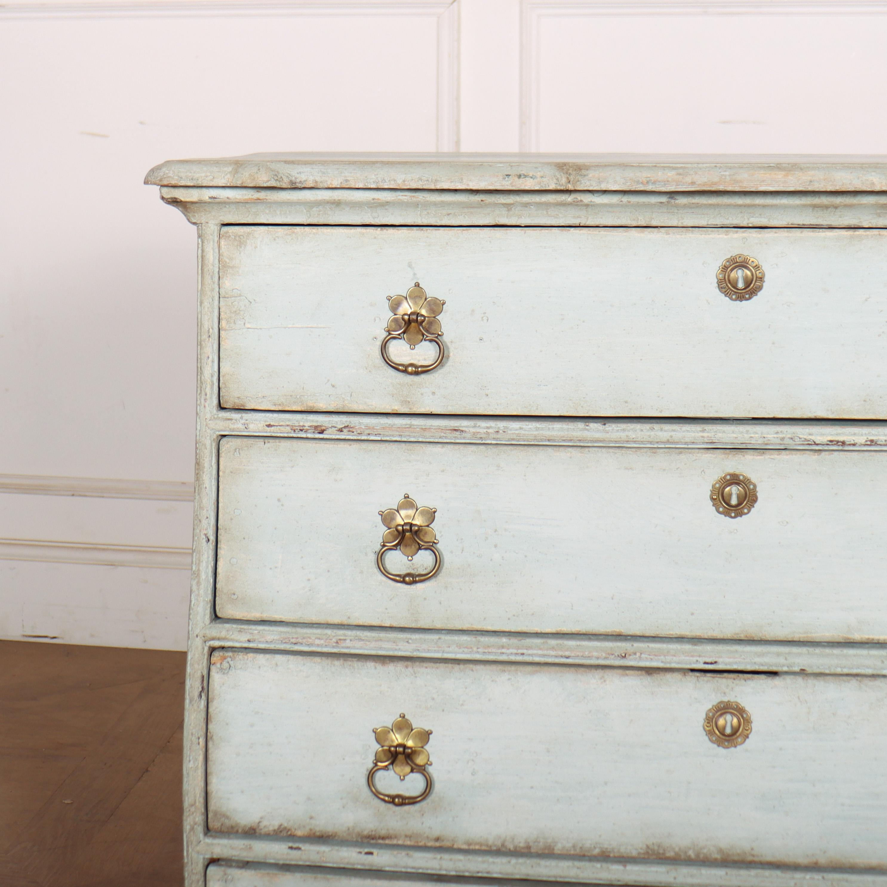 Early 19th century Dutch four drawer oak commode. 1820.


Code: 9083

Dimensions:
W: 35.5