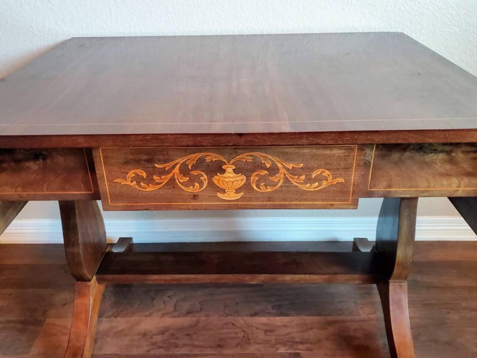 19th Century Dutch Continental Rosewood Marquetry Drop-Leaf Table For Sale 1