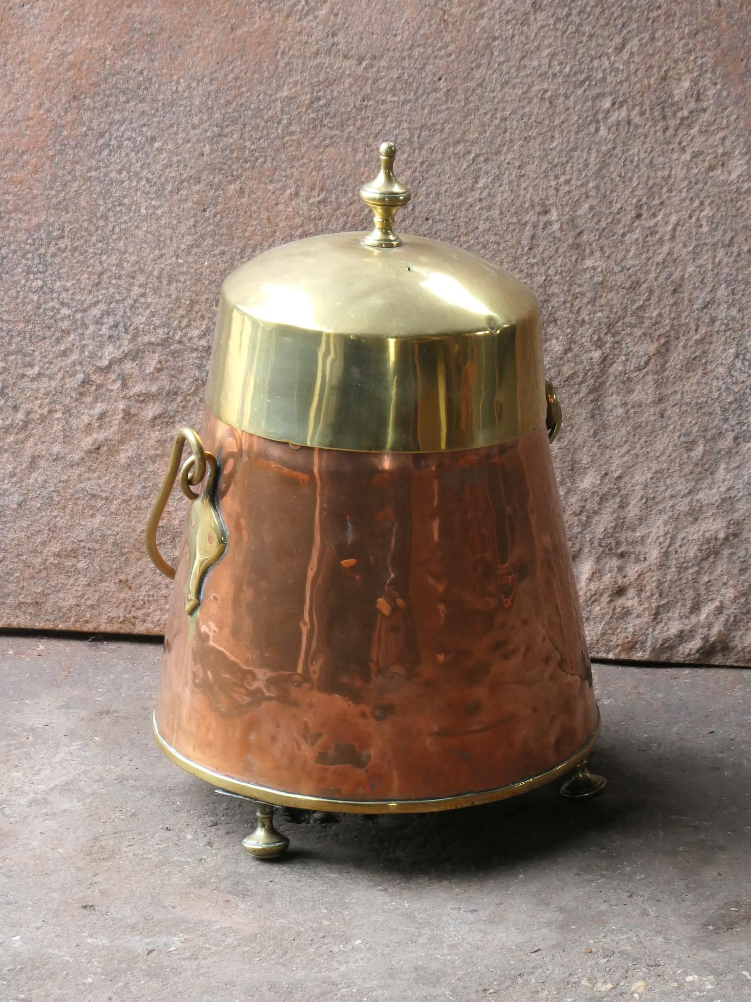 Victorian 19th Century Dutch Copper and Brass Doofpot For Sale