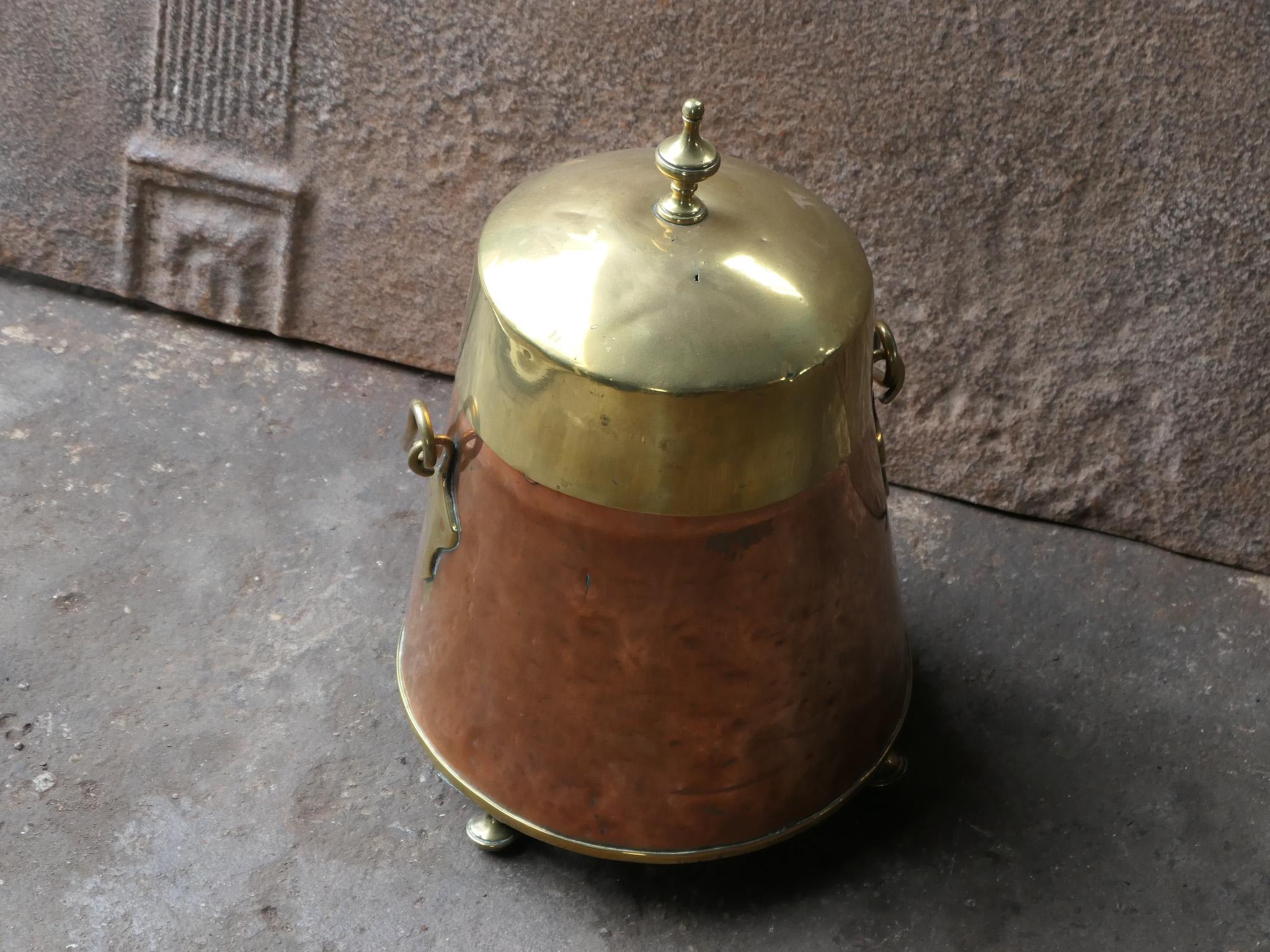 Forgé Doofpot hollandais en cuivre et laiton du 19e siècle en vente