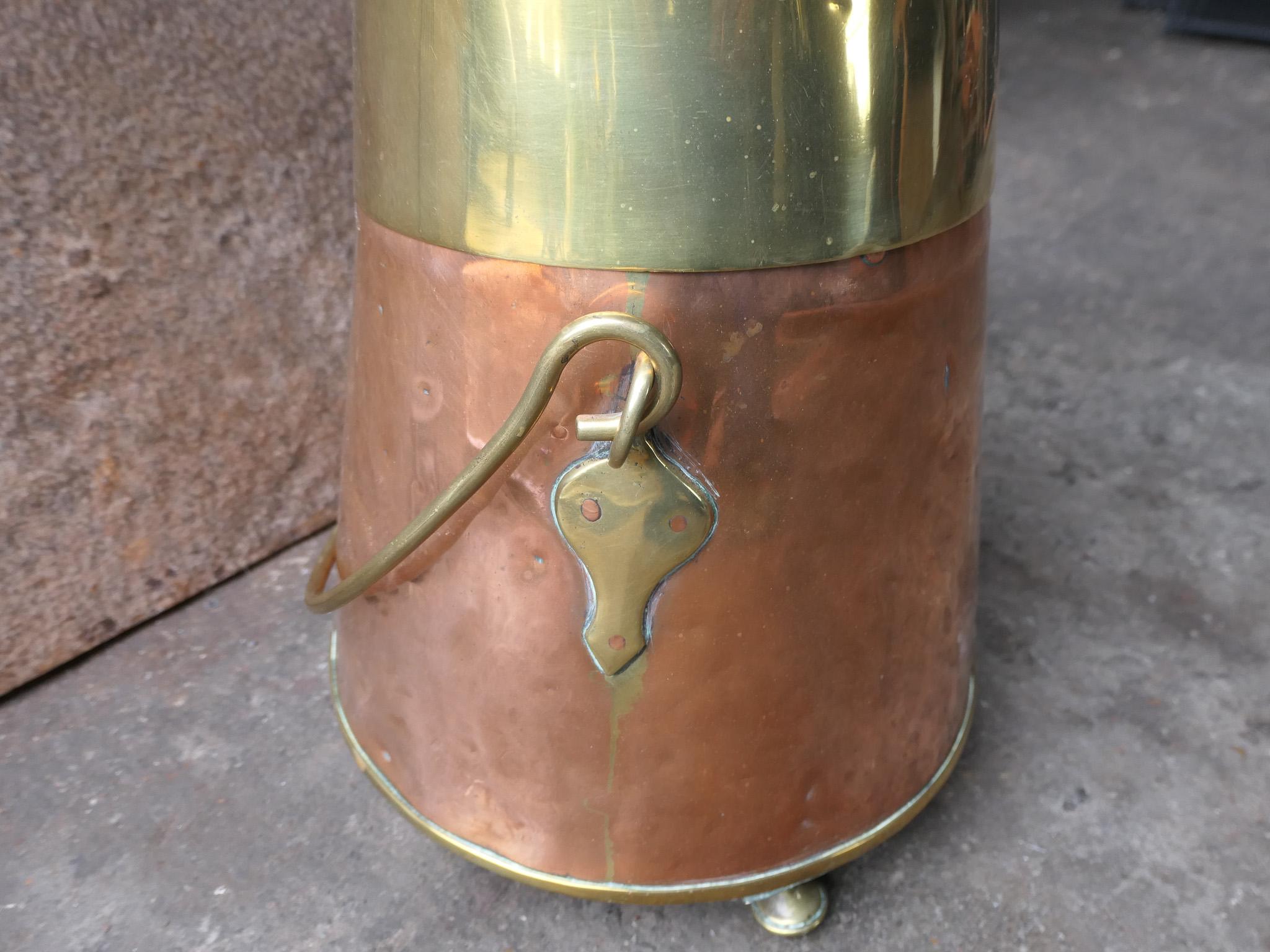 XIXe siècle Doofpot hollandais en cuivre et laiton du 19e siècle en vente