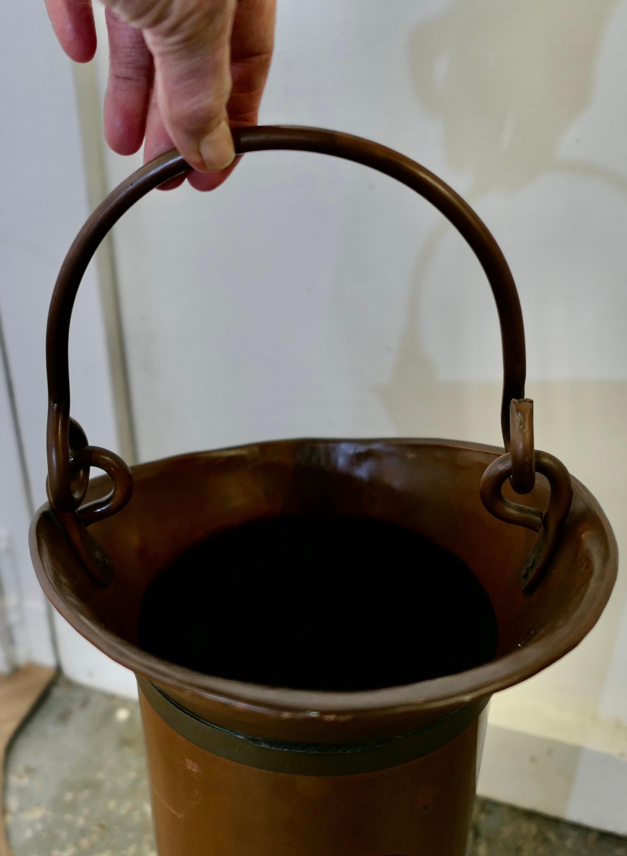 19th Century Dutch Copper Oil Can   19th Century Dutch Copper Oil Can or Kan In Good Condition For Sale In Godshill, Isle of Wight