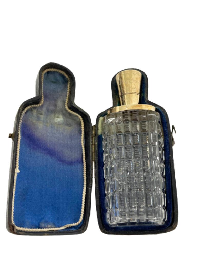 19th Century Dutch Crystal and 14 Carat Gold Scent or Perfume Bottle For Sale 5