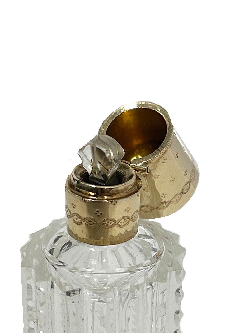 Or Flacon de parfum ou de parfum en cristal néerlandais et or 14 carats du 19ème siècle en vente