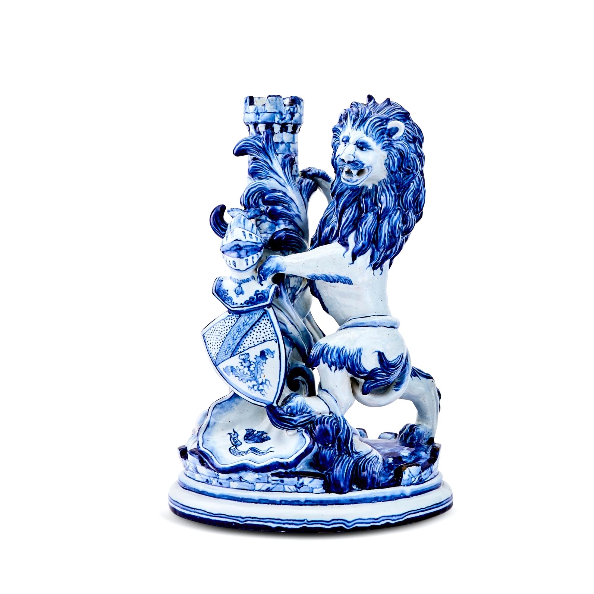 19th Century Dutch Delft Blue / White Lion Sculpture Decorative Piece For Sale 3