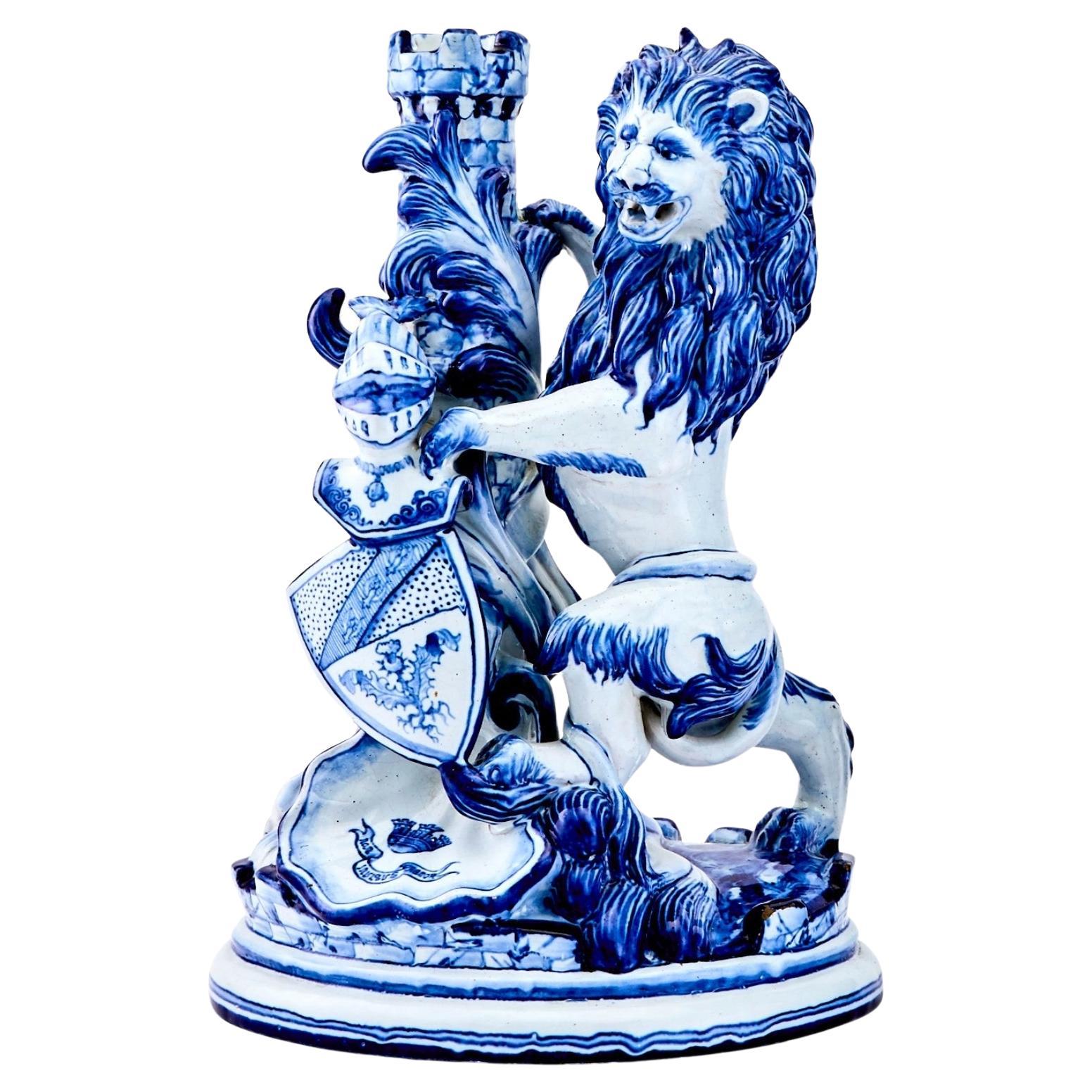 Sculpture décorative de lion bleu/blanc de Delft du 19ème siècle
