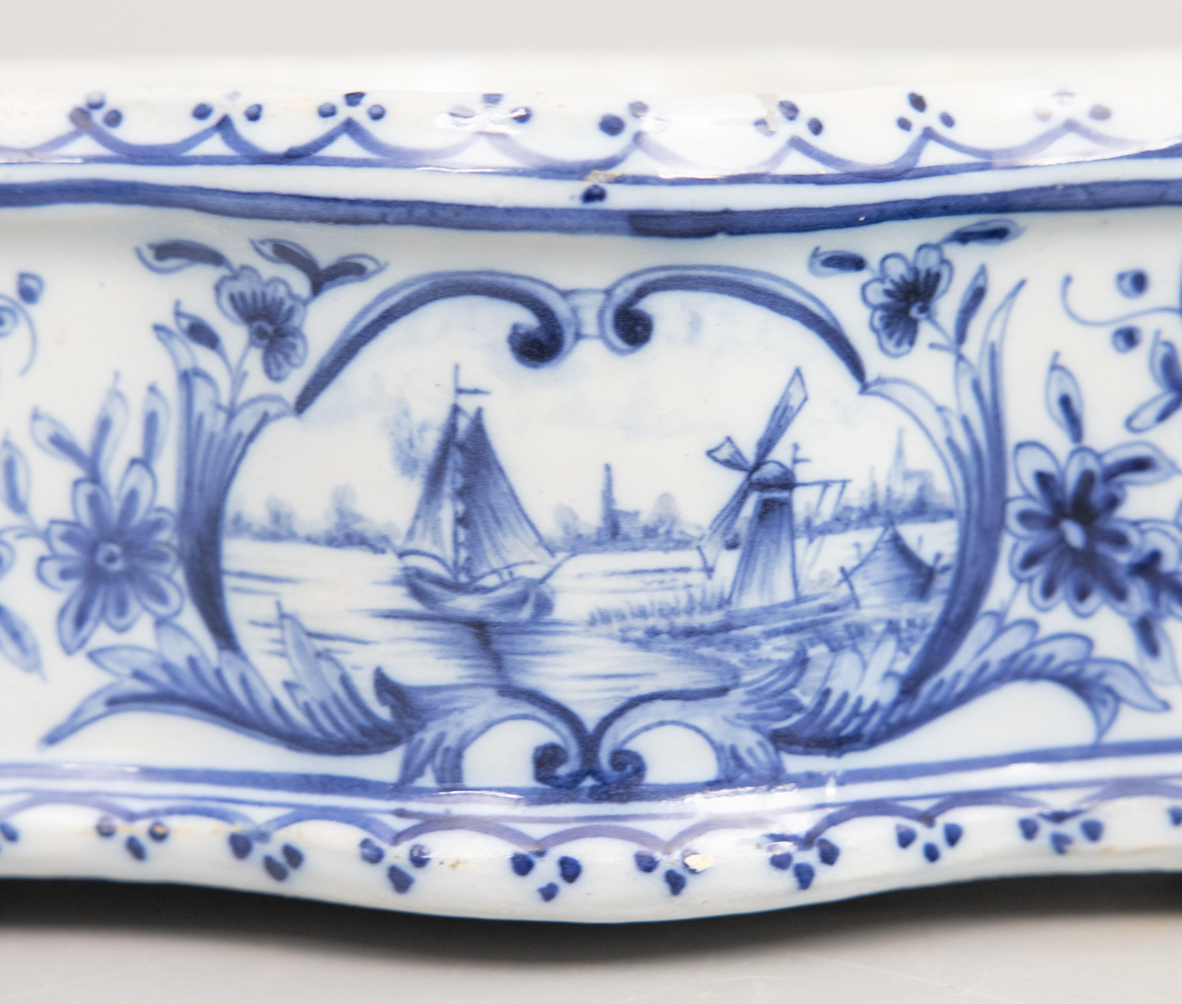 19. Jahrhundert Niederländisch Delft Fayence Floral Jardiniere Cachepot Pflanzer (Delfter Blau) im Angebot