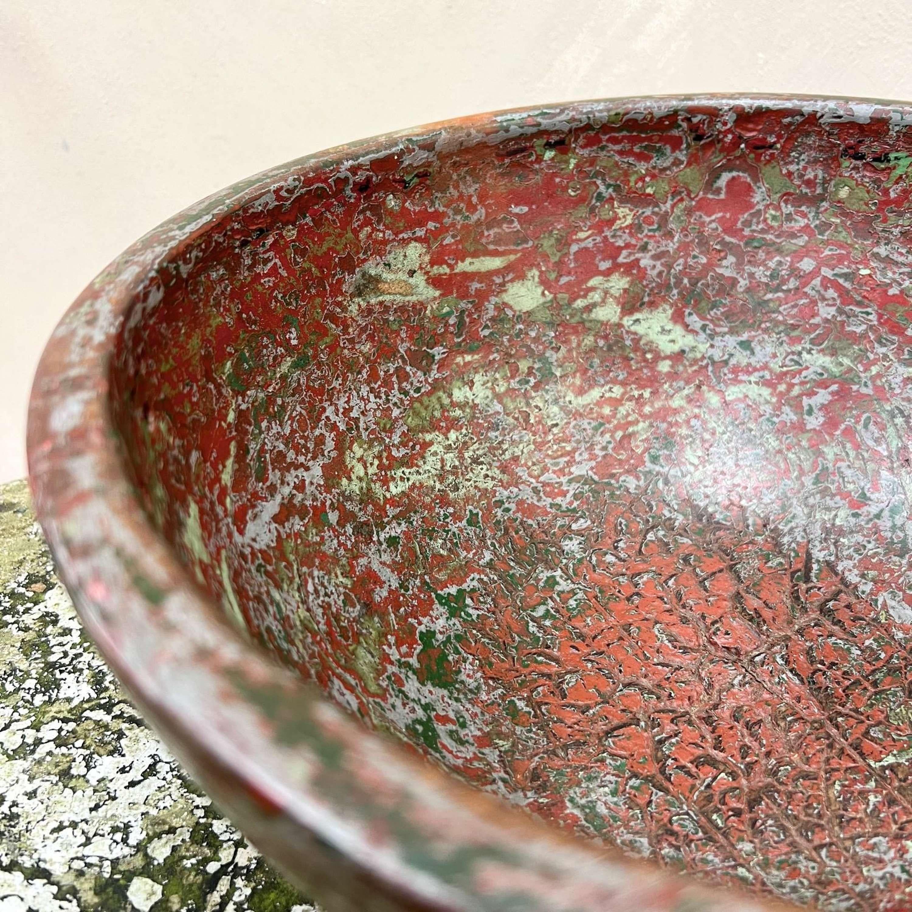 Intagliato a mano Ciotola in olmo olandese del XIX secolo tornita a mano Vernice originale in vendita