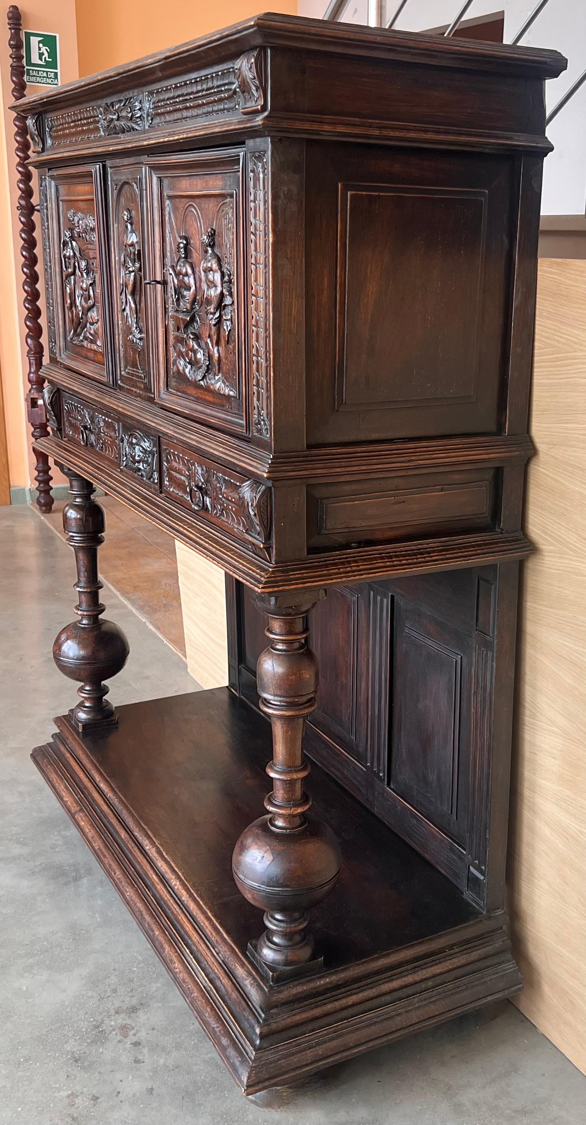 19th Century Dutch Hand Carved Renaissance Raised Cabinet For Sale 1