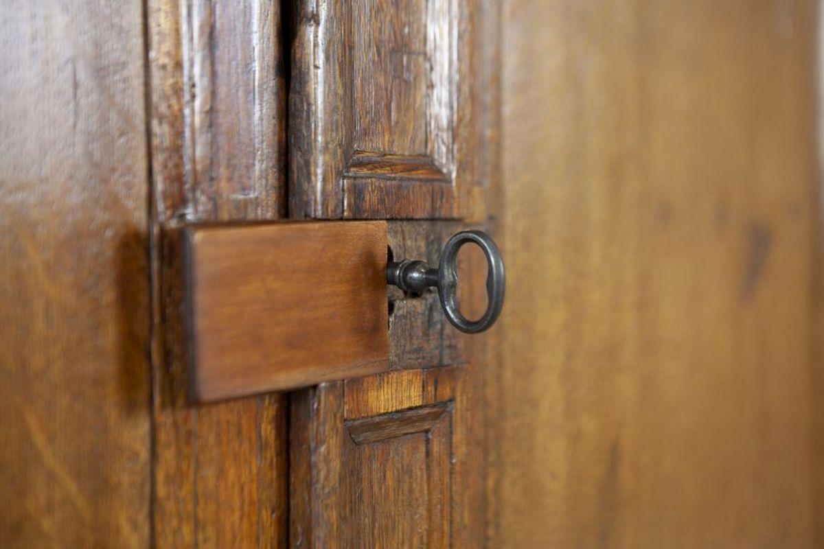 Niederländischer Manierismus EICHE Schrank des 19. Jahrhunderts im Angebot 3