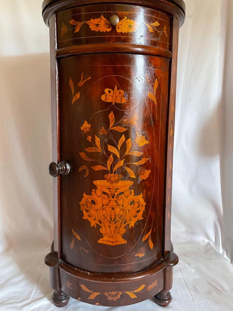 Cabinet à colonne cylindrique en marqueterie hollandaise du 19e siècle sur  1stDibs | meuble cylindrique