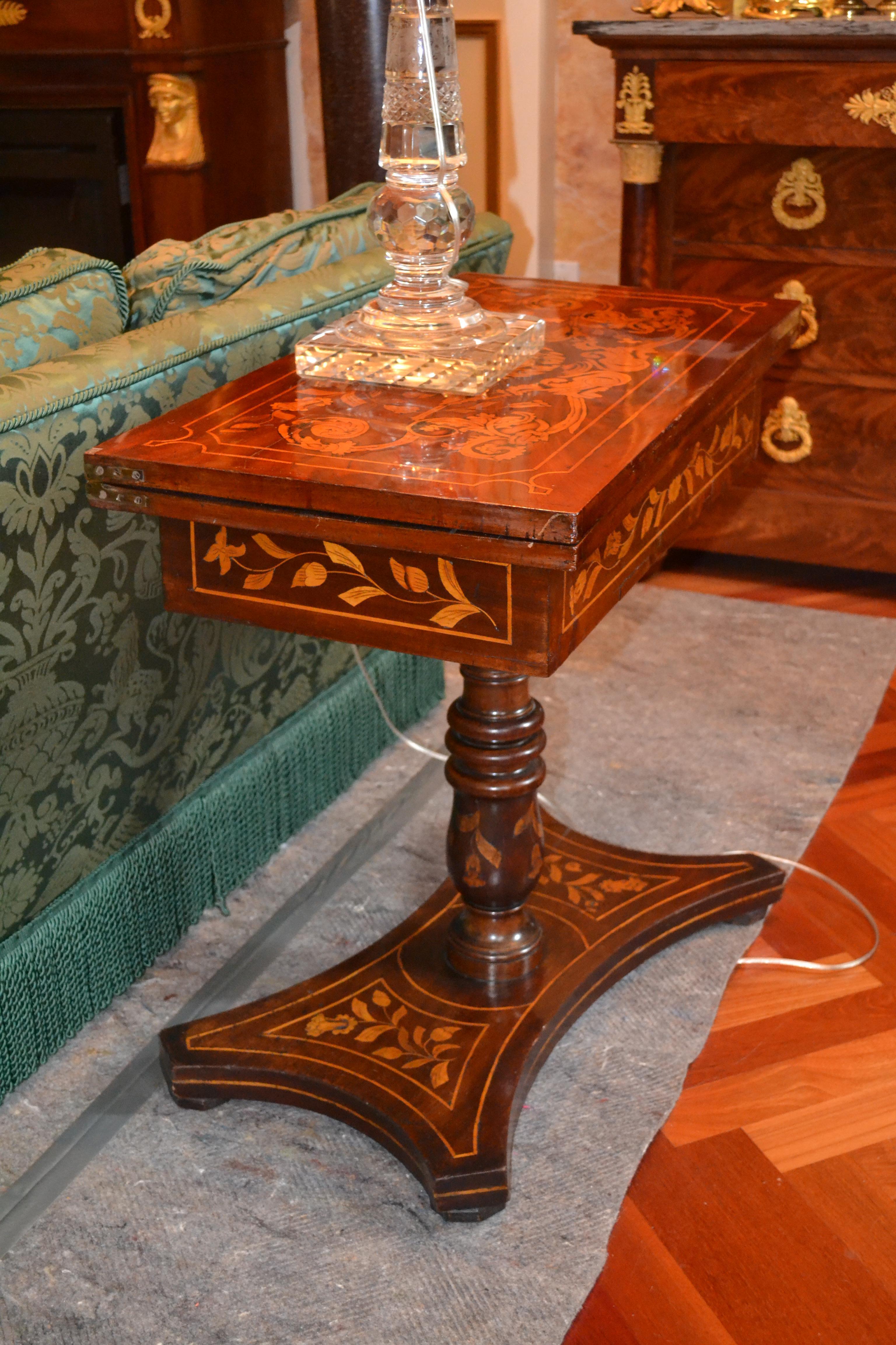 XIXe siècle Table de jeu hollandaise du 19ème siècle en vente
