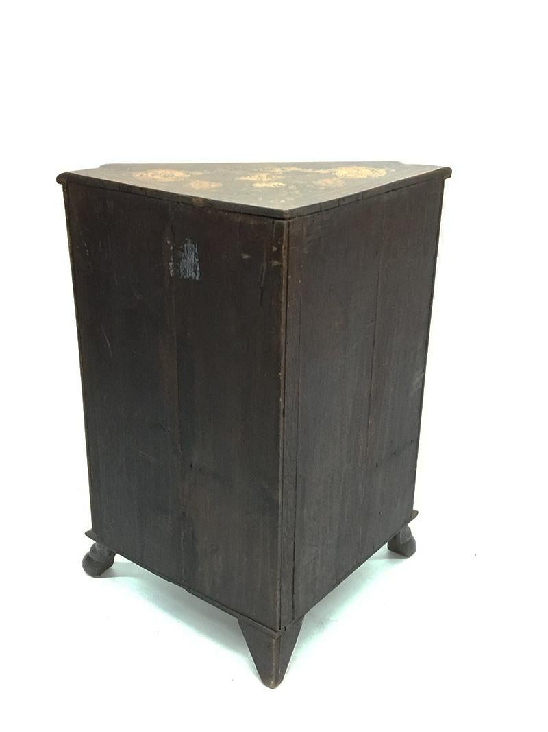 Piccola credenza ad angolo con intarsio olandese del XIX secolo in vendita 2