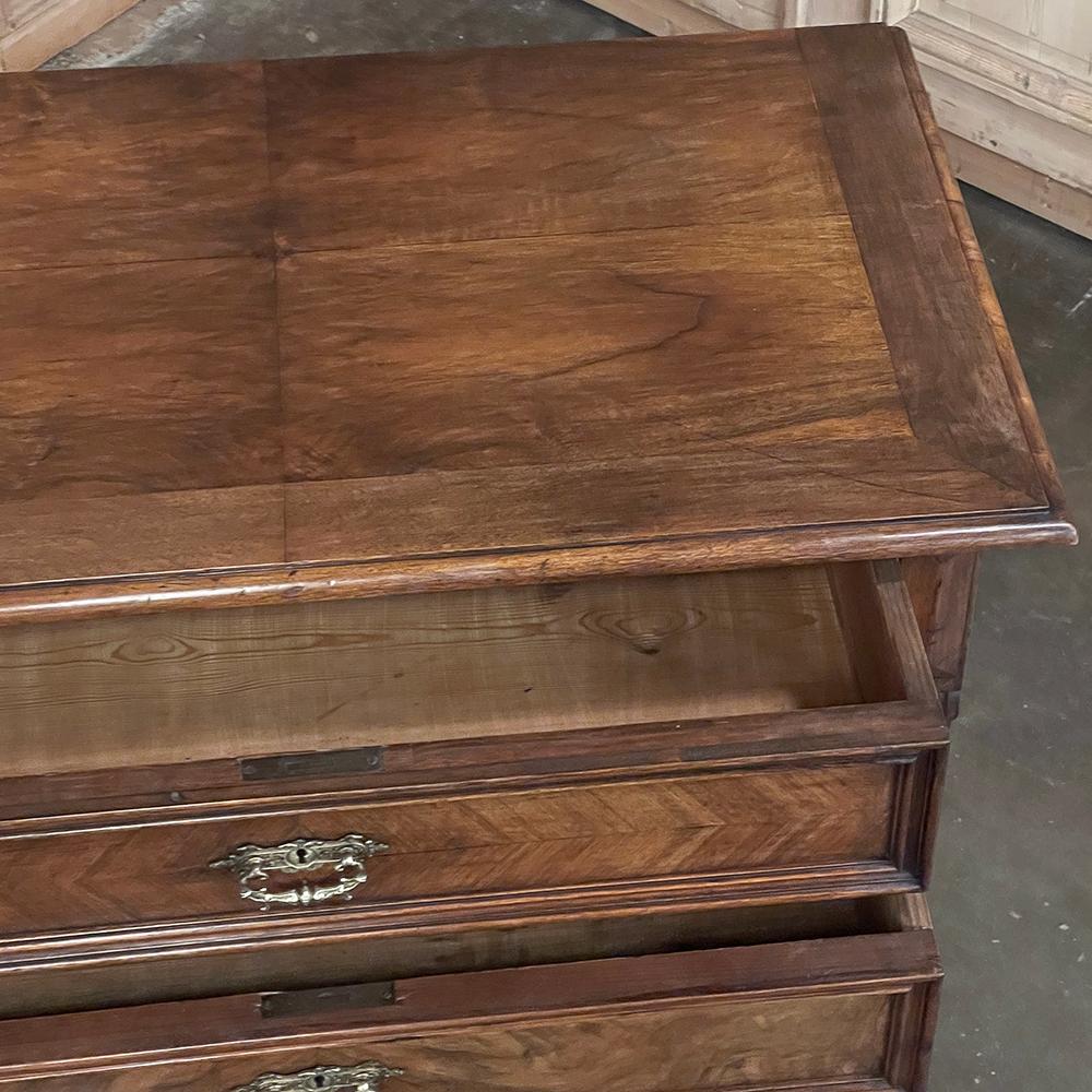 19th Century Dutch Neoclassical Chest of Drawers with Burl Walnut For Sale 1
