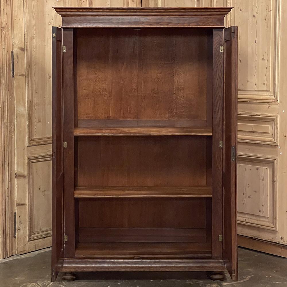 19th Century Dutch Oak Armoire ~ Cabinet In Good Condition In Dallas, TX