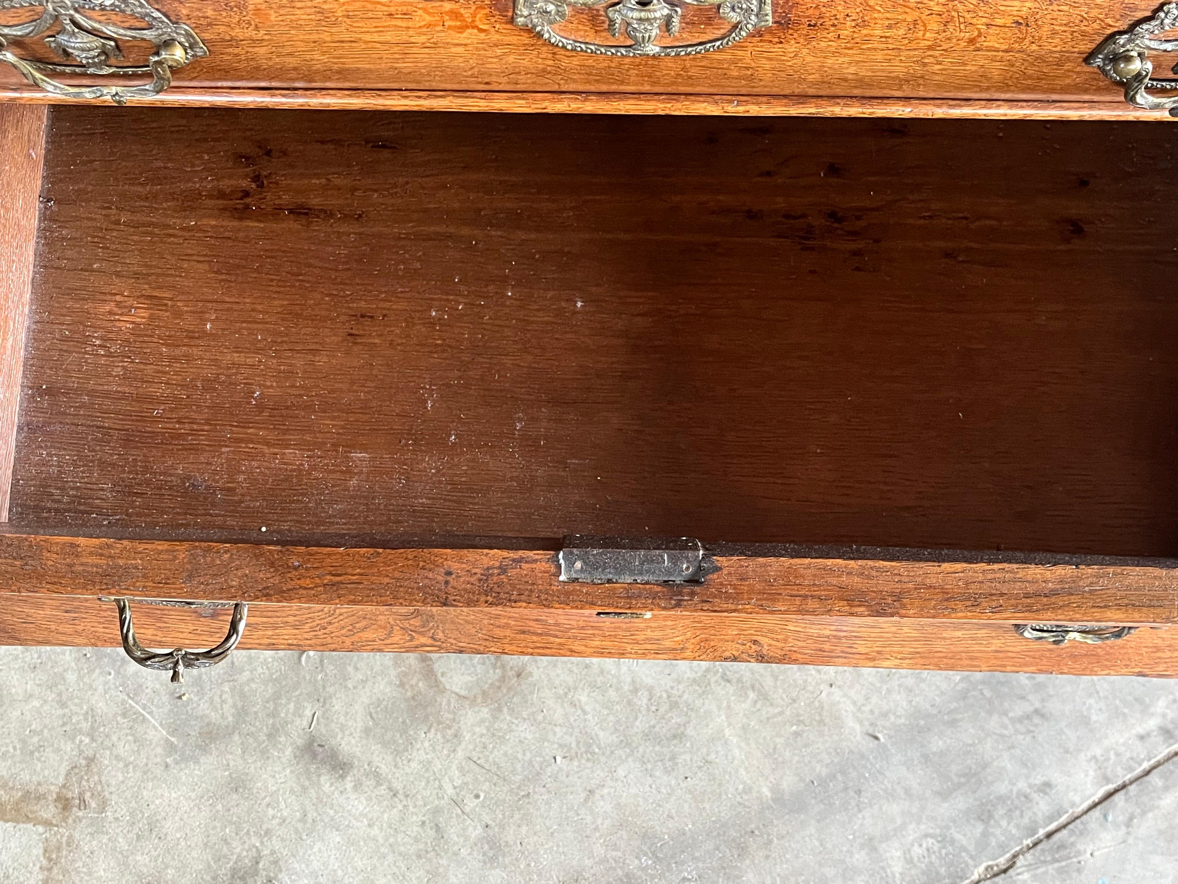 Cassettiera / Comò / Commode in Oak Bombay olandese del XIX secolo in vendita 3