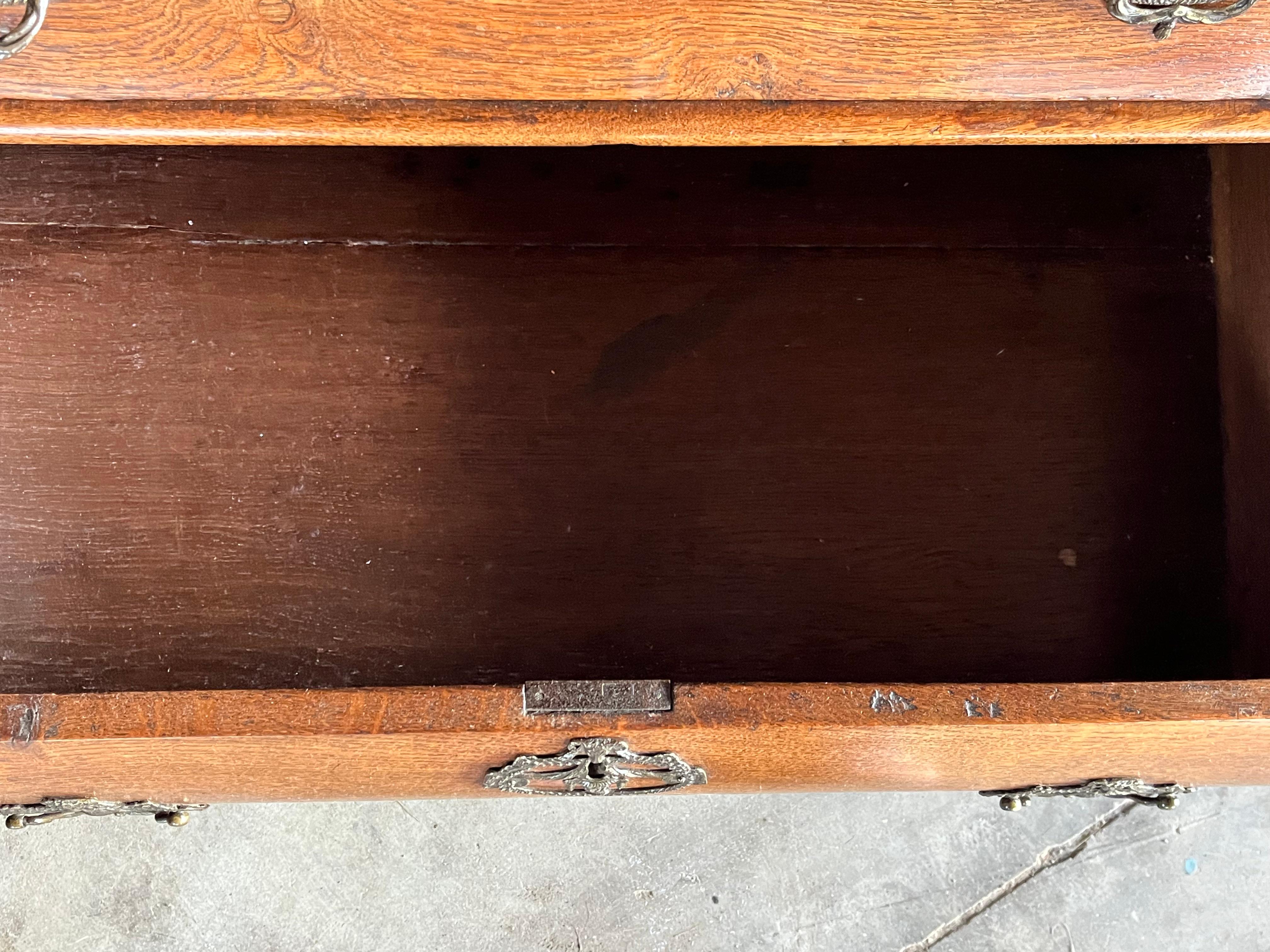 Cassettiera / Comò / Commode in Oak Bombay olandese del XIX secolo in vendita 4
