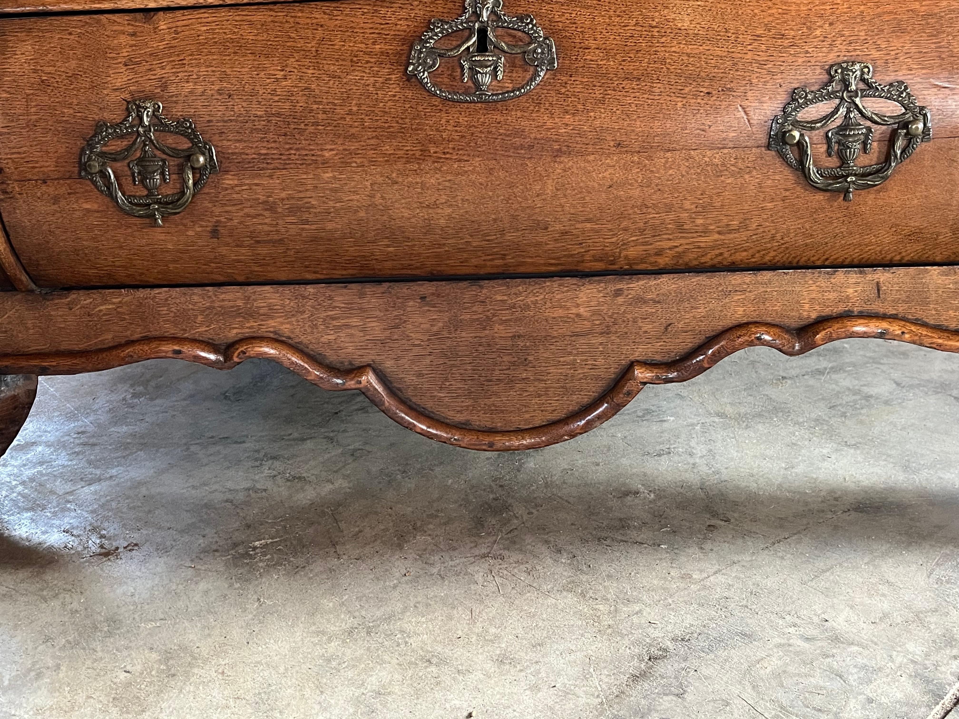 Cassettiera / Comò / Commode in Oak Bombay olandese del XIX secolo in vendita 6