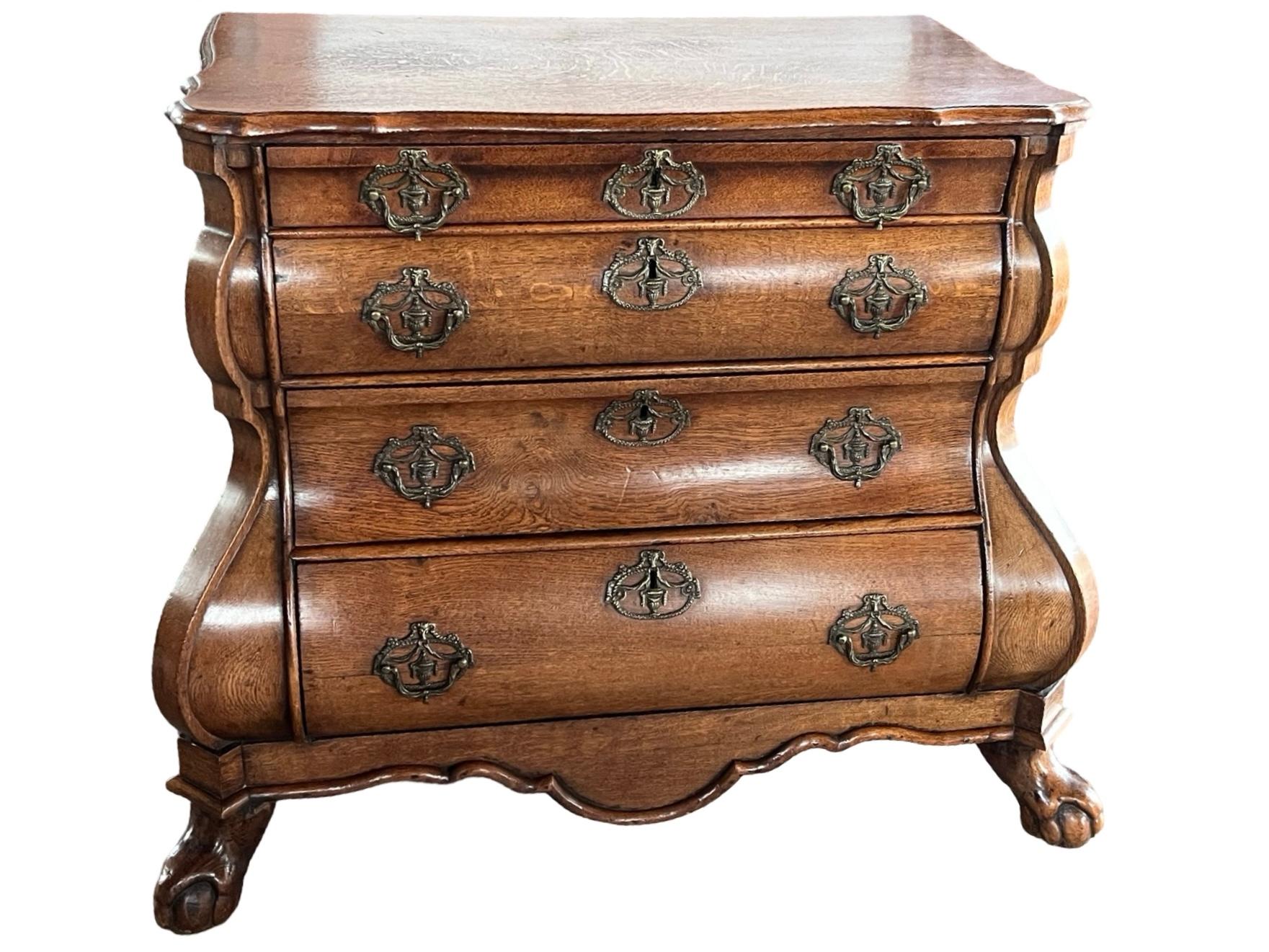 Quercia Cassettiera / Comò / Commode in Oak Bombay olandese del XIX secolo in vendita