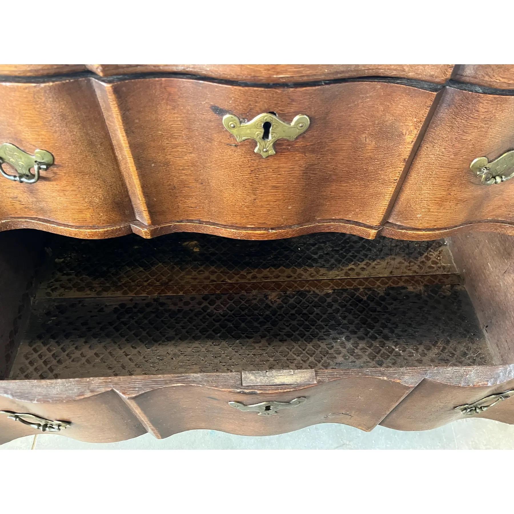 Cassettiera olandese in Oak del XIX secolo in vendita 4