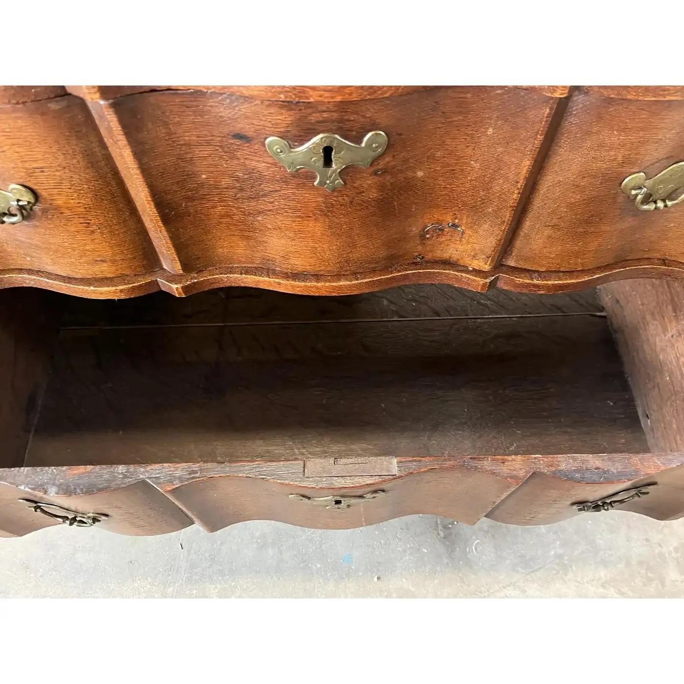 Cassettiera olandese in Oak del XIX secolo in vendita 3