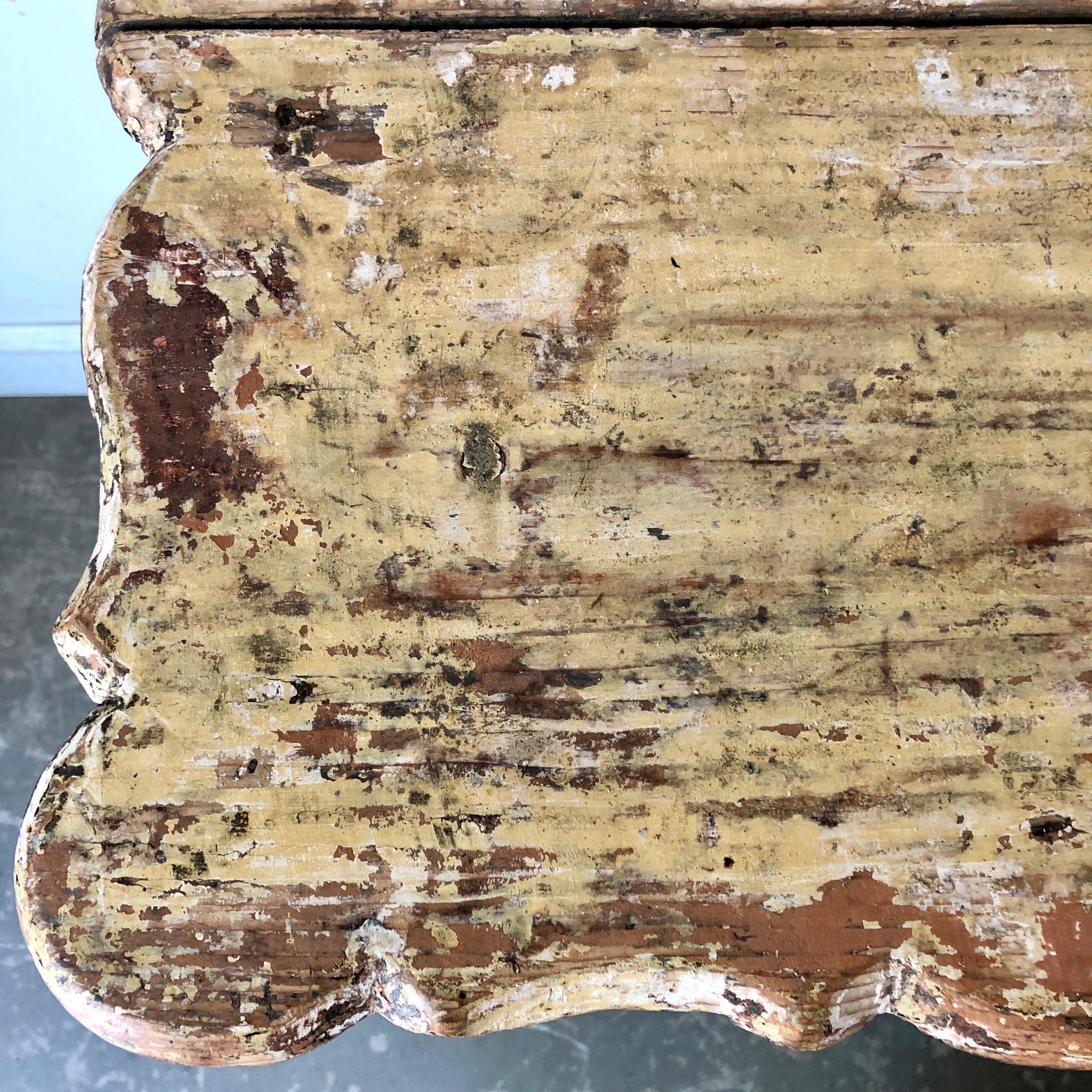 19th Century Dutch Oak Commode im Zustand „Gut“ in Charleston, SC