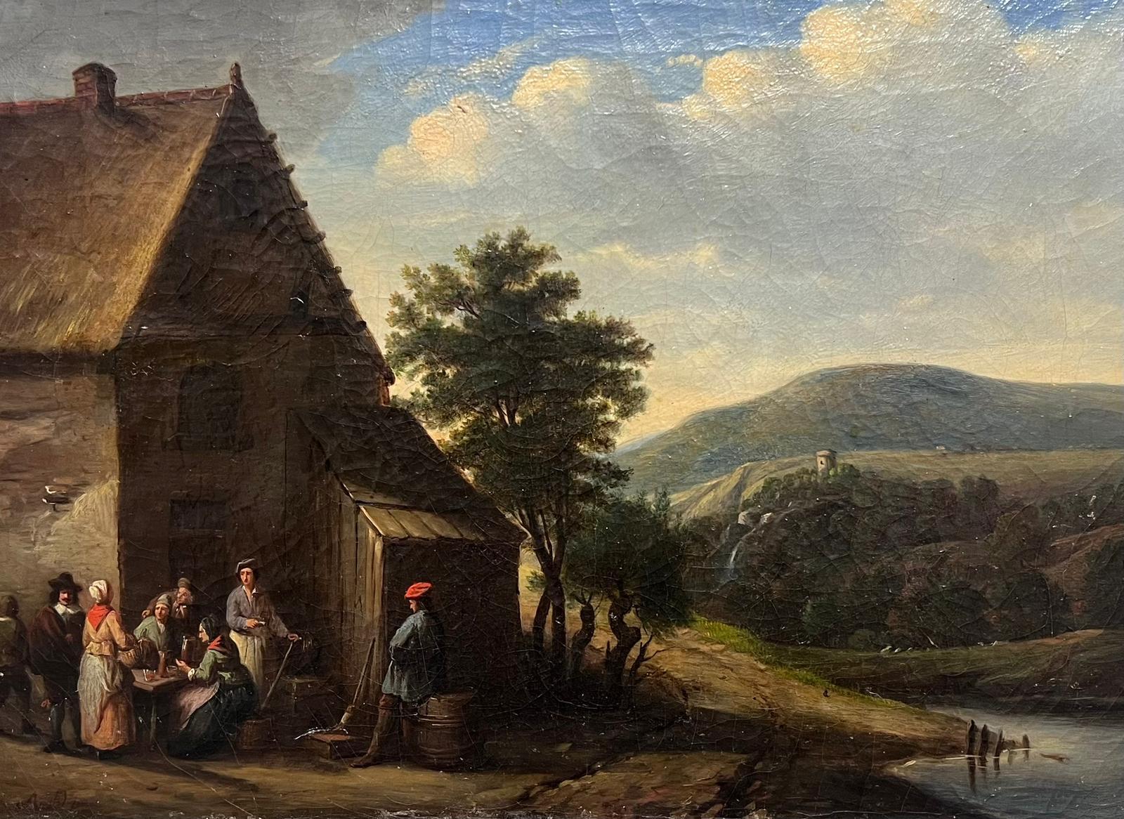 Figures chevauchant à l'extérieur d'une taverne de village dans un paysage de montagne, huile d'époque 