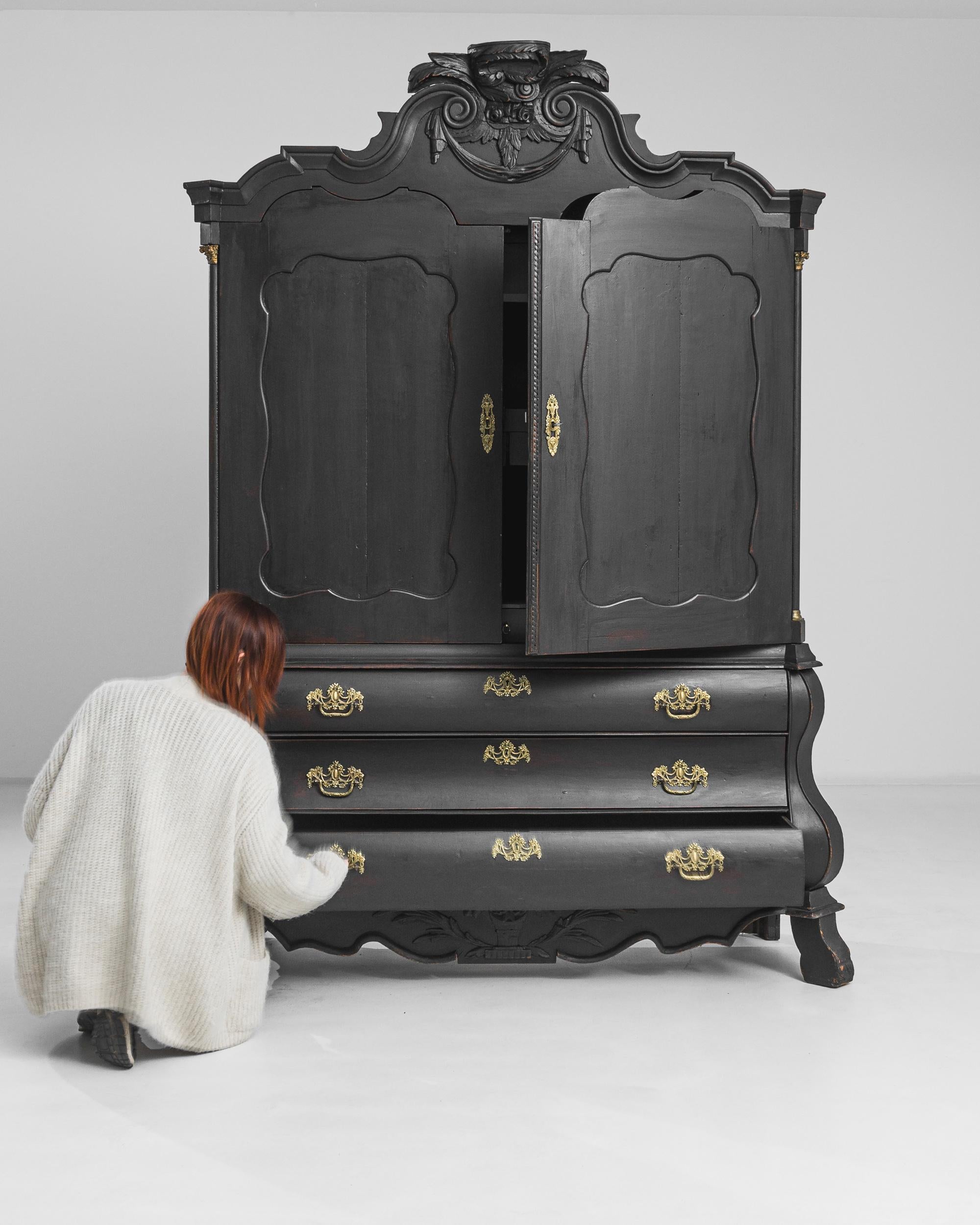 19th Century Dutch Original Patina Cabinet For Sale 4