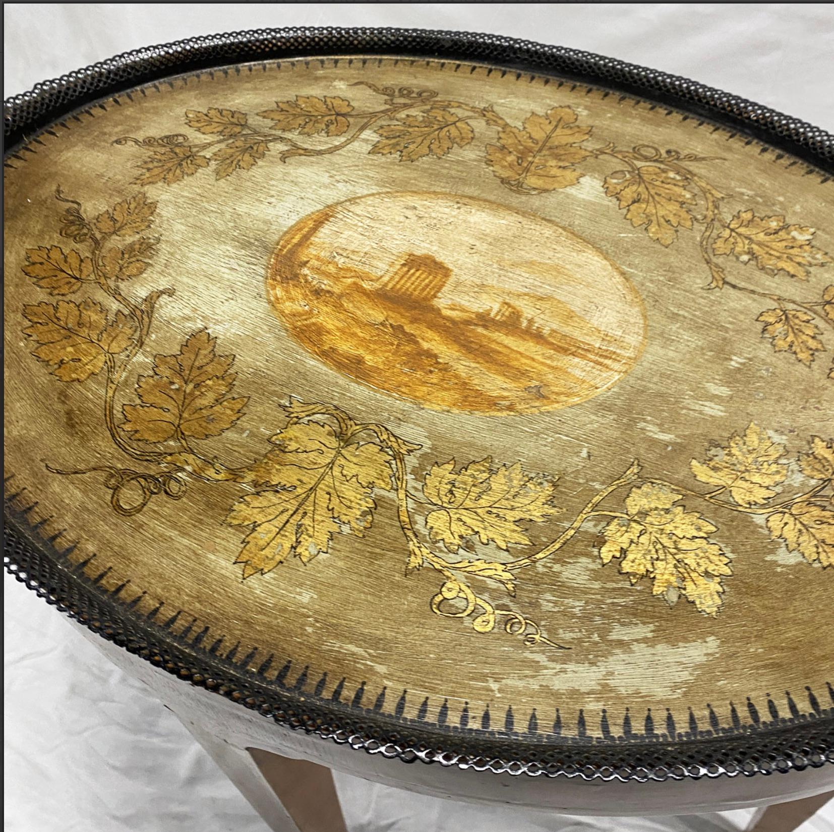 Danois Table d'entrée ovale en acajou du 19ème siècle avec un charmant paysage peint sur  en vente