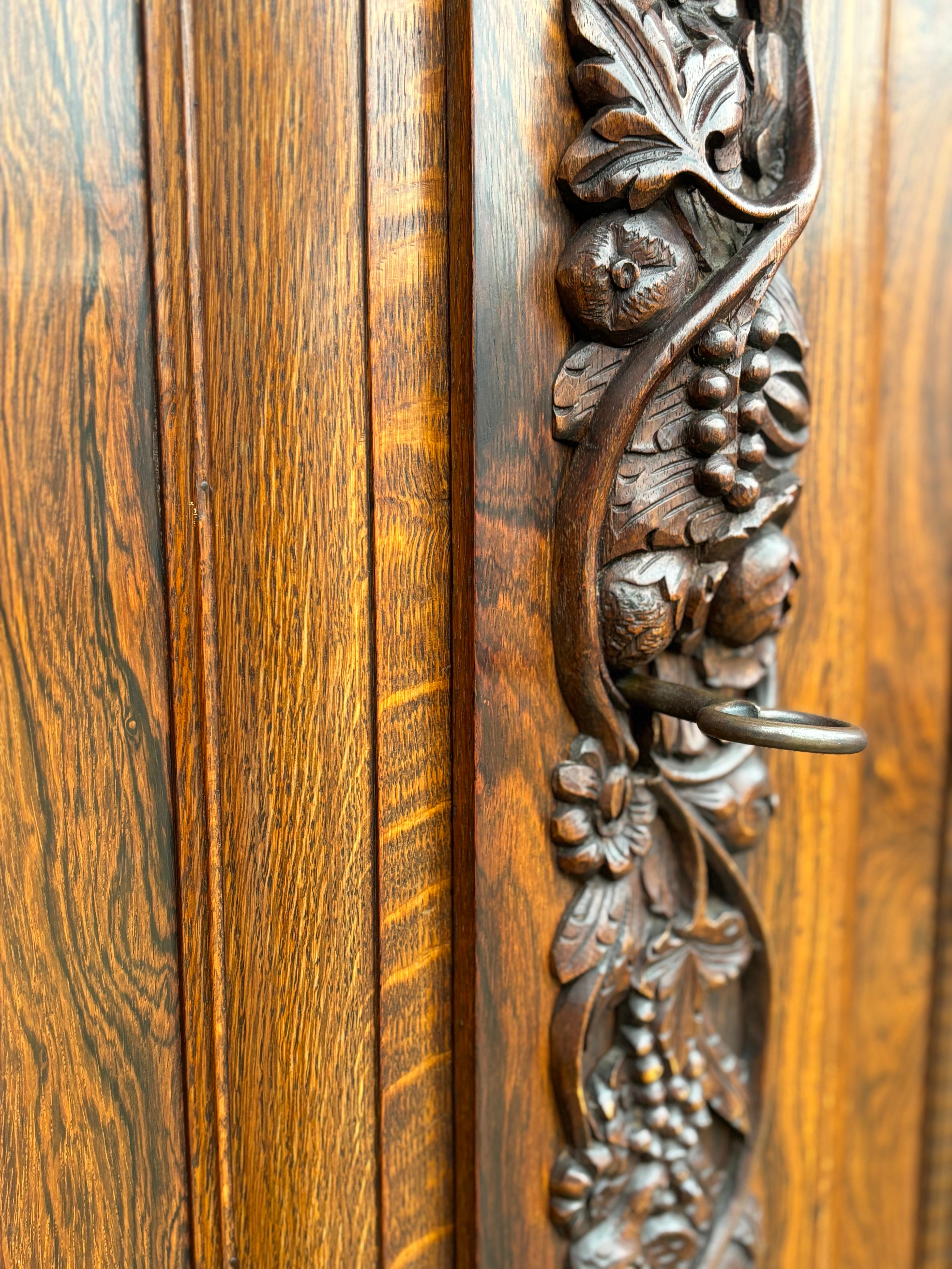 Cabinet en bois de rose de la Renaissance hollandaise du 19e siècle en vente 2