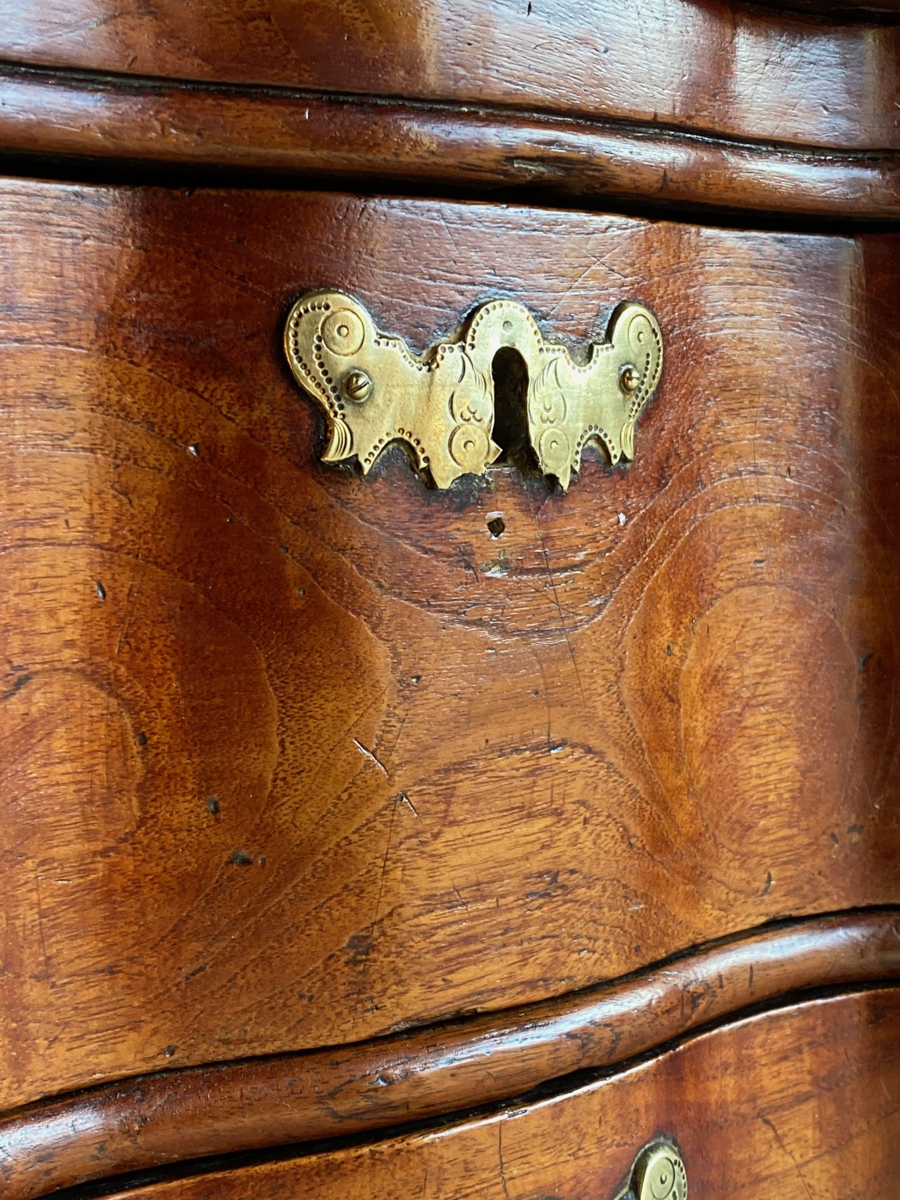 19th Century Dutch Rosewood Bombe Commode Chest of Drawers, circa 1820 1