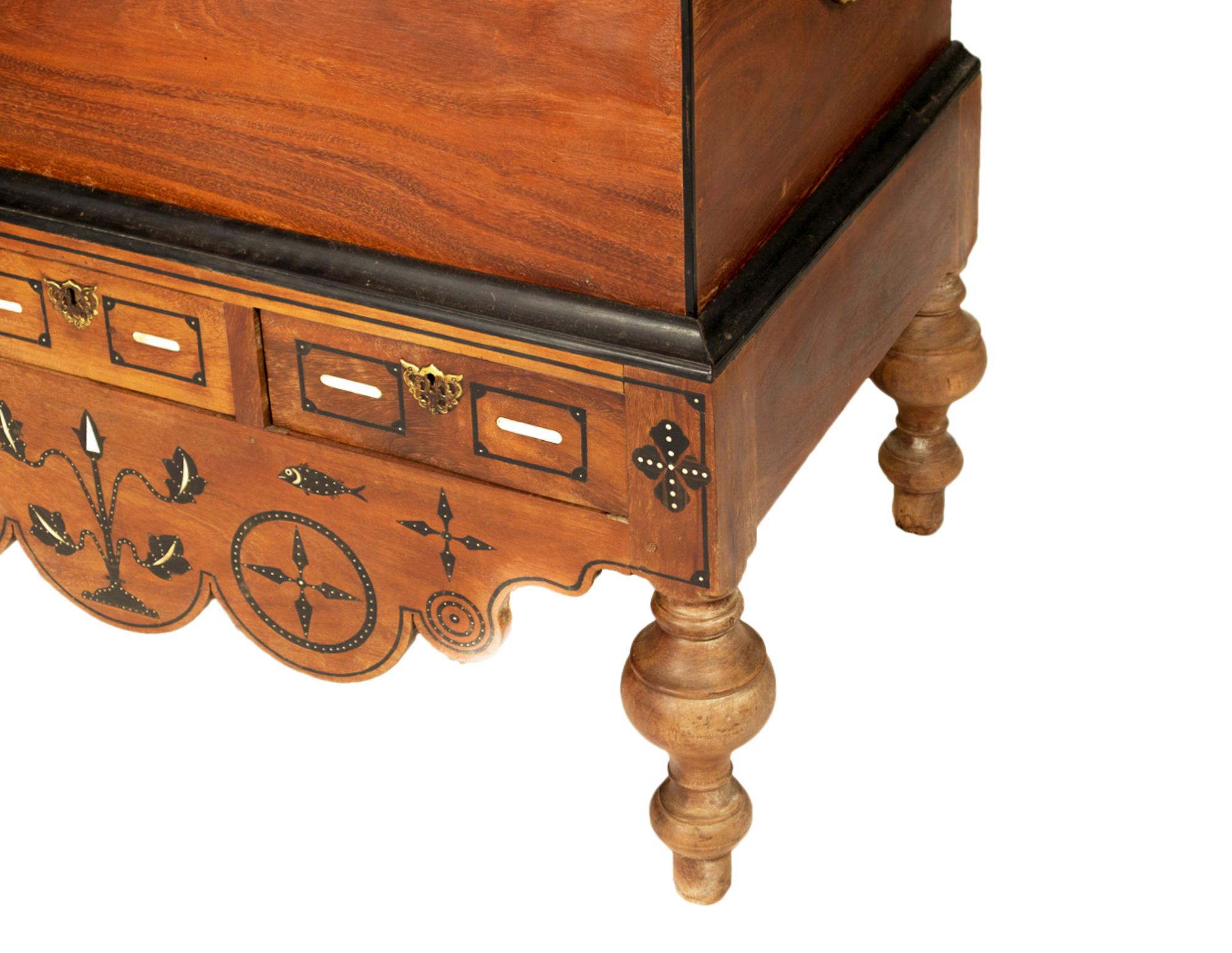 Hand-Painted 19th Century Dutch Satinwood Chest, 19th Century For Sale