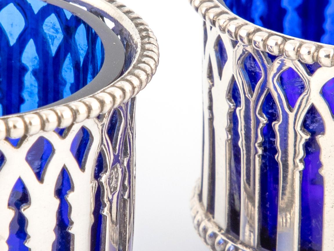 Juego holandés del siglo XIX de plata y cristal azul cobalto para condimentos en Bueno estado para la venta en Lisboa, PT