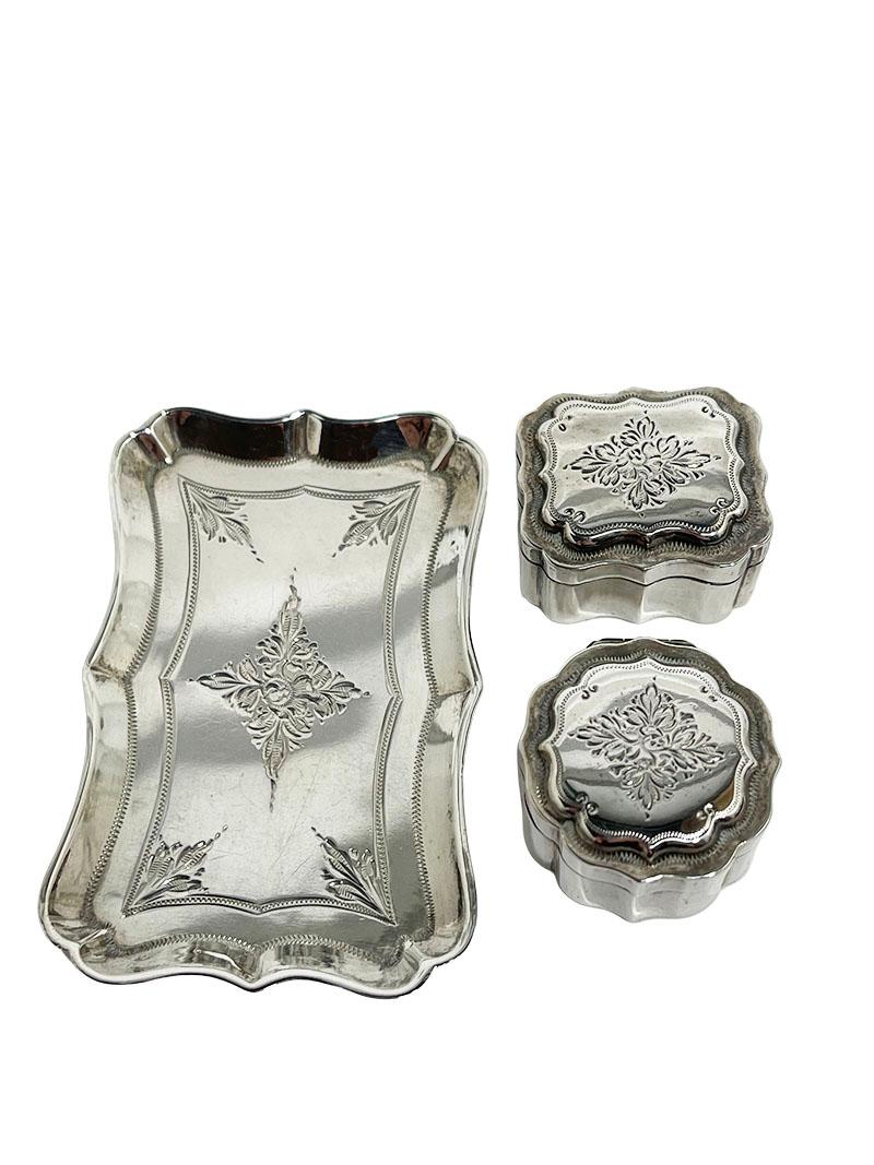 Argento Set di barattoli di biscotti in miniatura in argento del XIX secolo su un vassoio in vendita