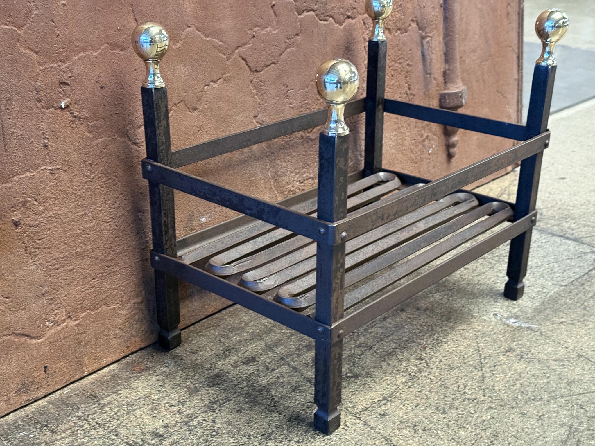 Grille de cheminée ou panier de cheminée victorien néerlandais du 19ème siècle en vente 6