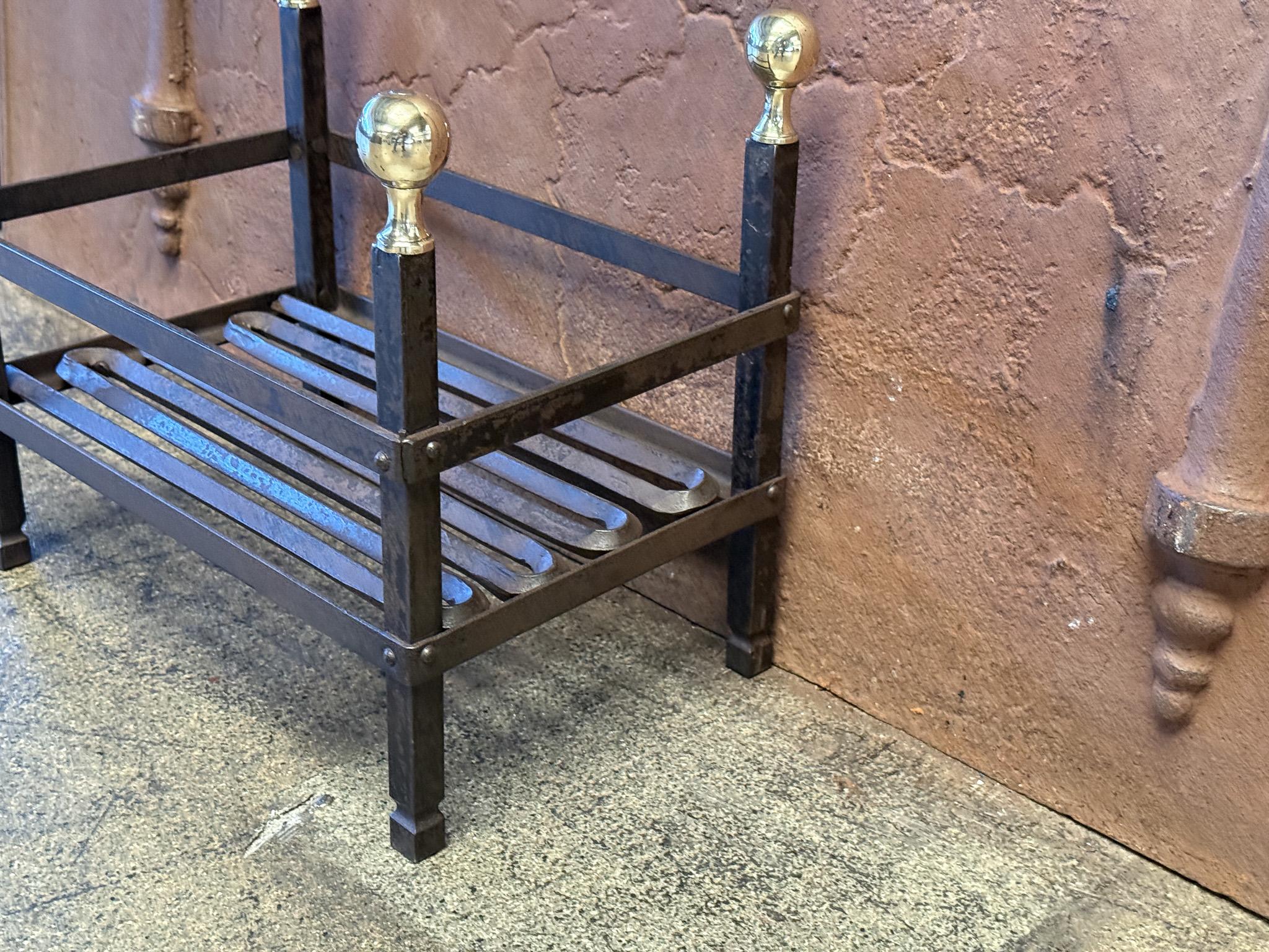 Grille de cheminée ou panier de cheminée victorien néerlandais du 19ème siècle en vente 7
