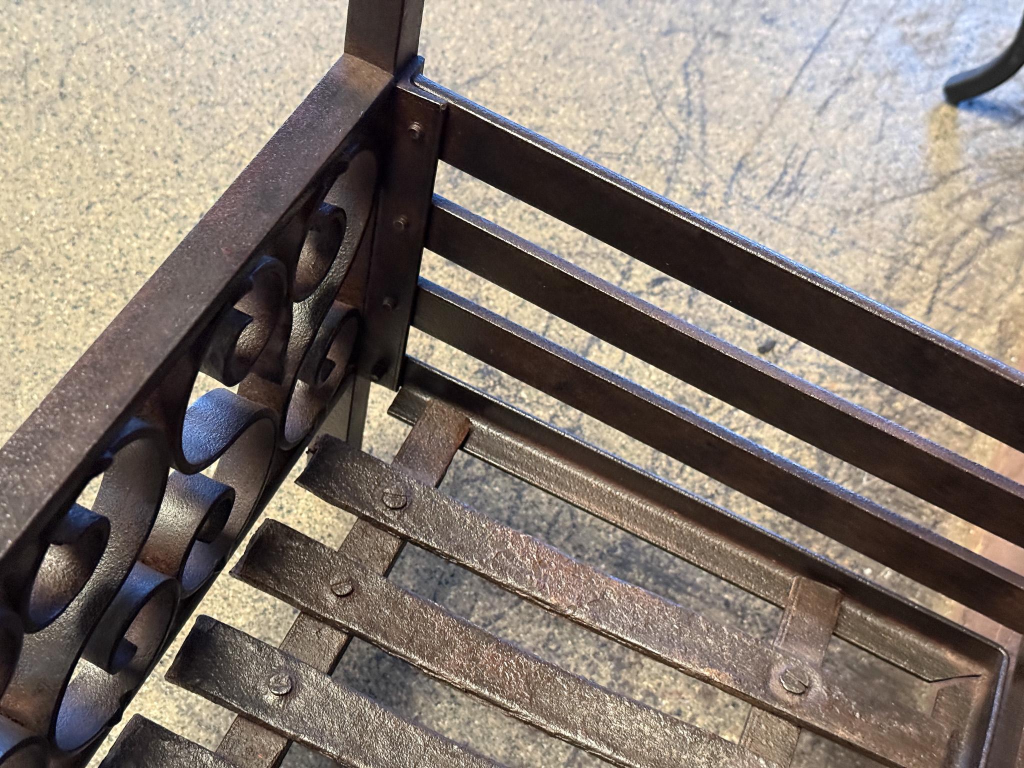 Grille de cheminée ou panier de cheminée victorien néerlandais du 19ème siècle en vente 8