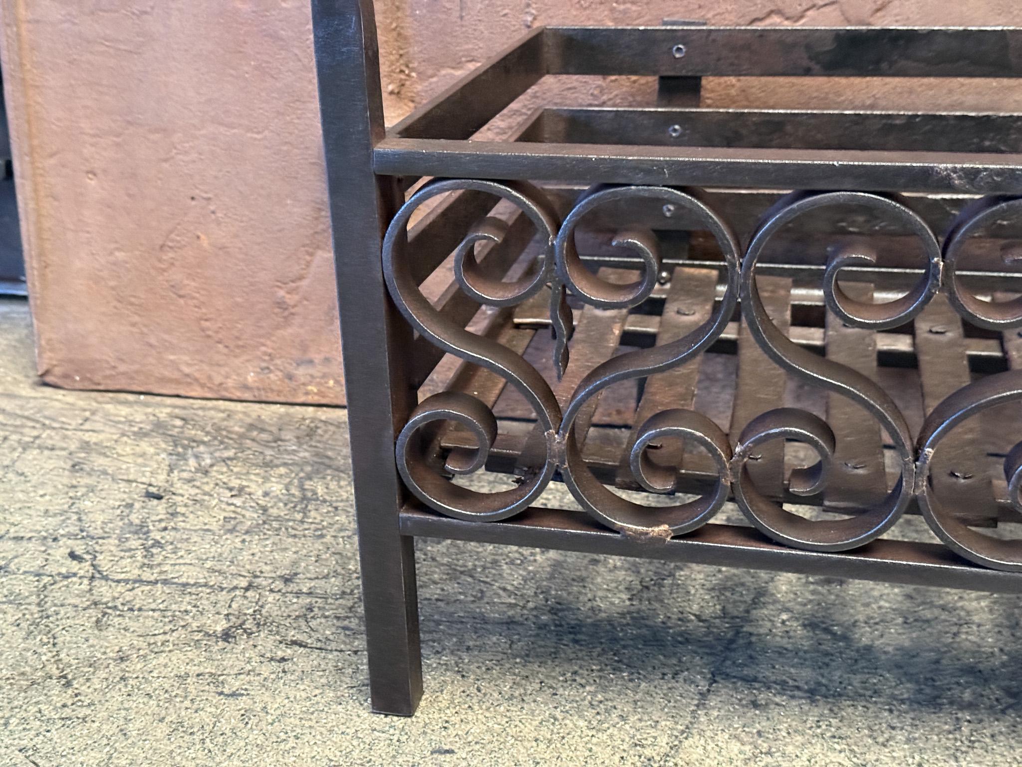 Grille de cheminée ou panier de cheminée victorien néerlandais du 19ème siècle en vente 9