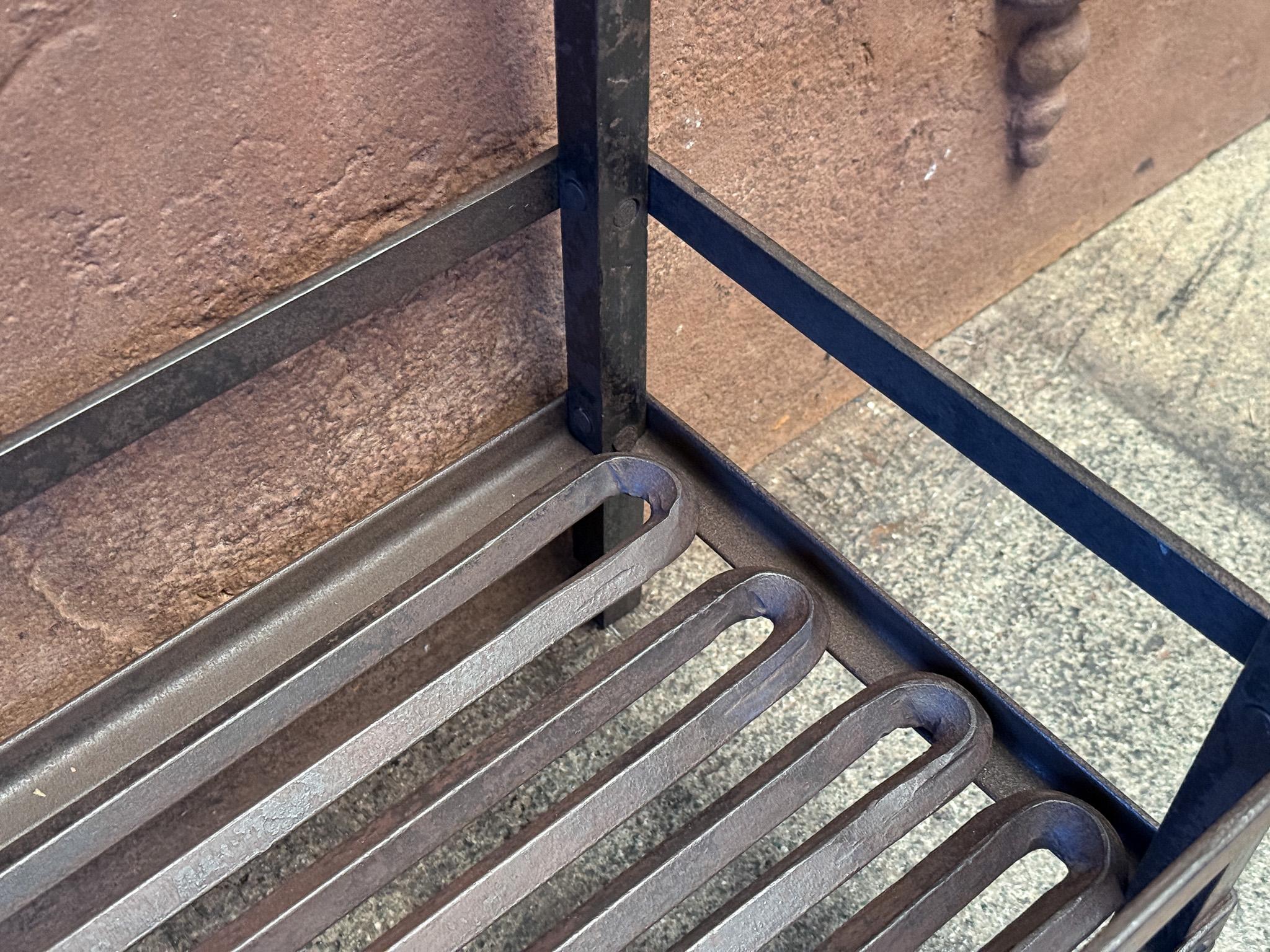 Grille de cheminée ou panier de cheminée victorien néerlandais du 19ème siècle en vente 9