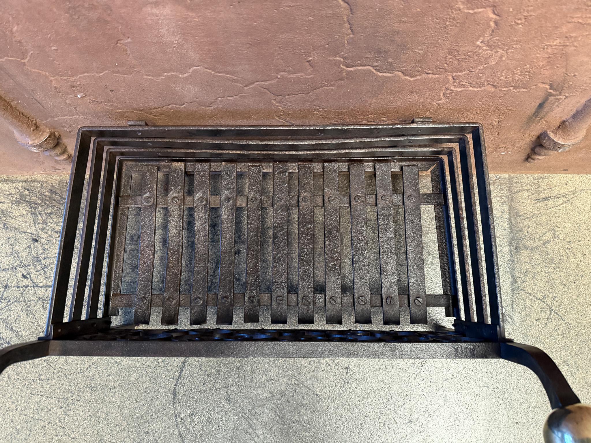 Grille de cheminée ou panier de cheminée victorien néerlandais du 19ème siècle en vente 11