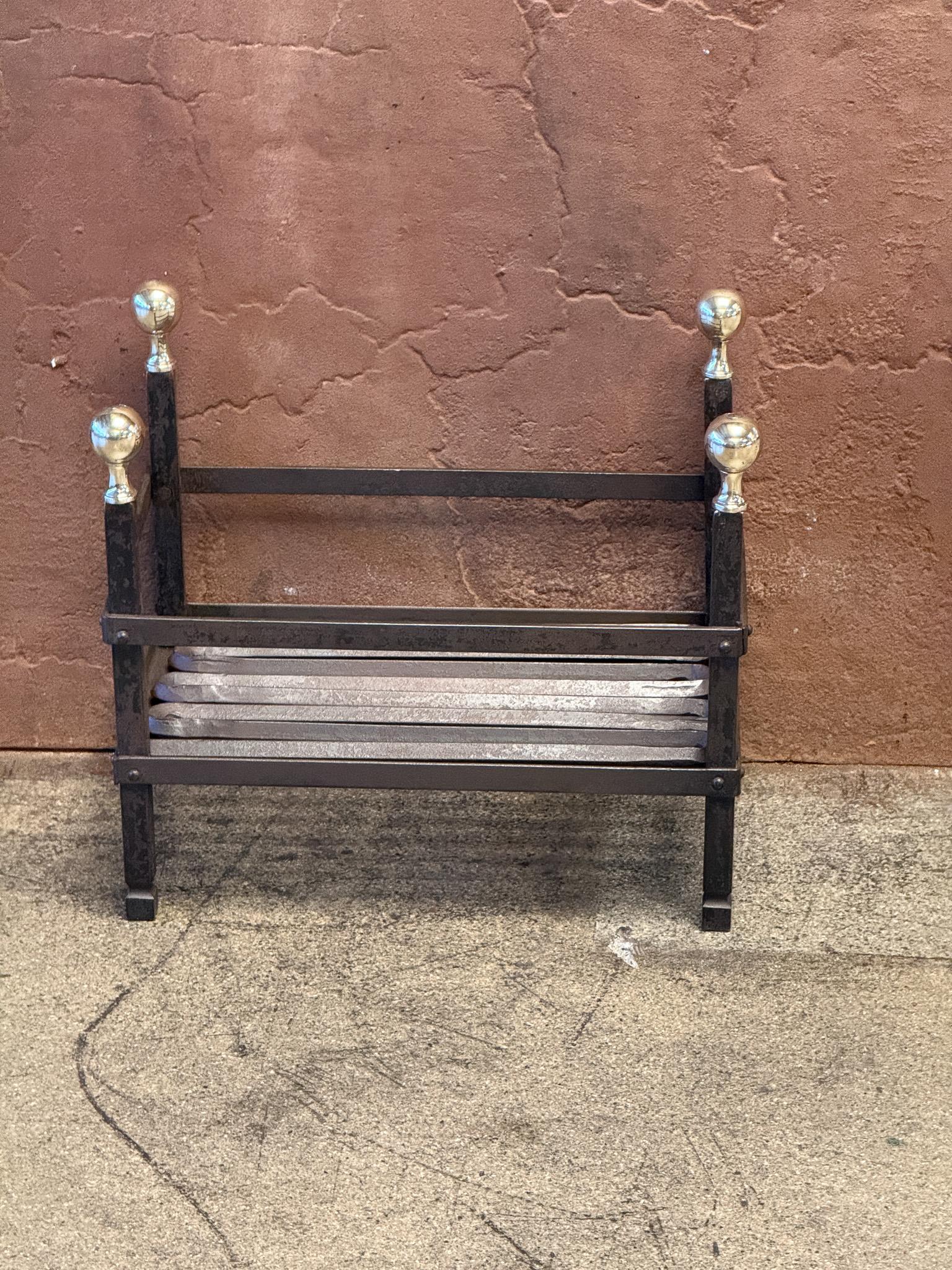 Victorien Grille de cheminée ou panier de cheminée victorien néerlandais du 19ème siècle en vente