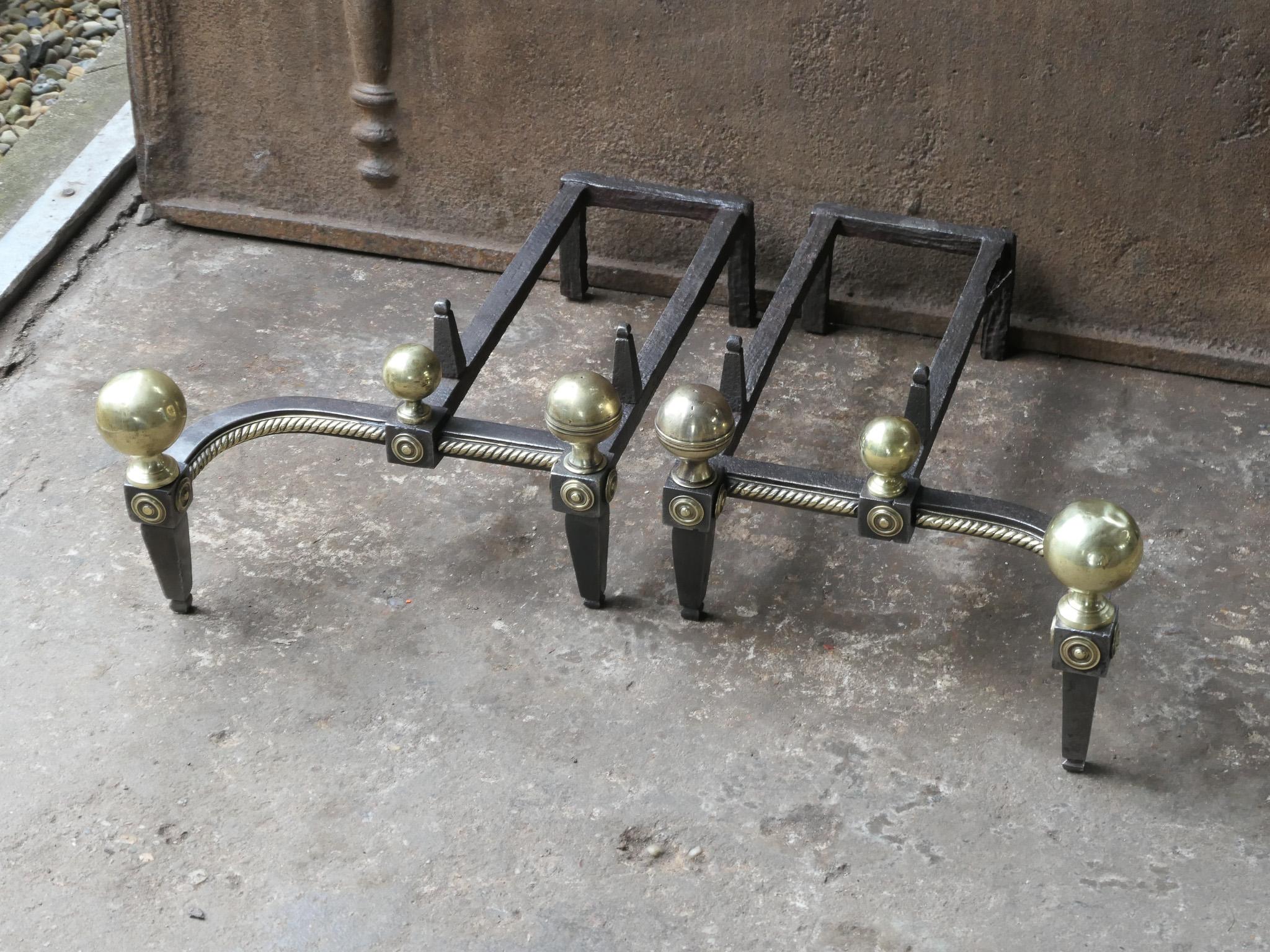19th Century Dutch Victorian Fireplace Grate or Fire Basket For Sale 2