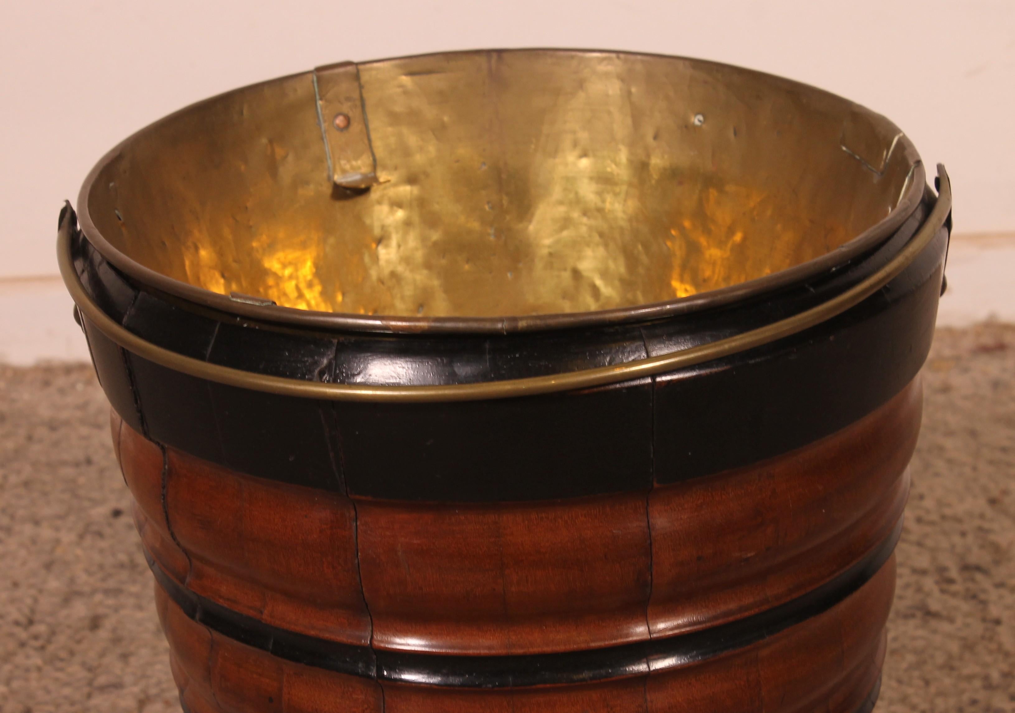 19th Century Dutch Walnut The Bucket For Sale 1