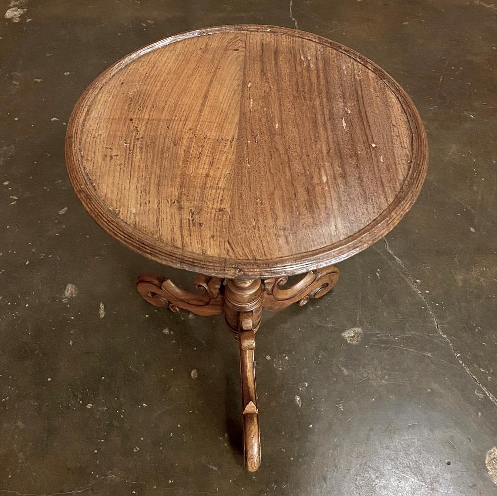 19th Century Dutch Walnut Tilt Top End Table For Sale 3