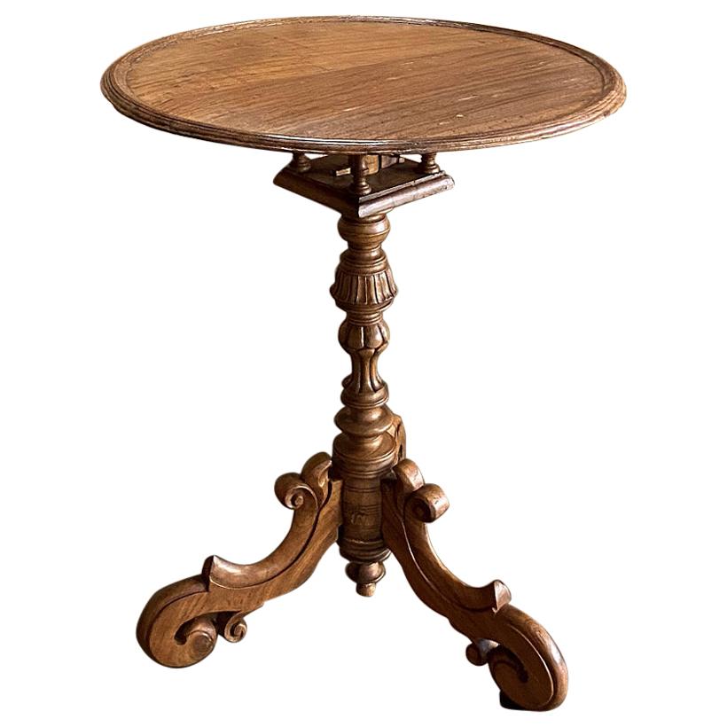 19th Century Dutch Walnut Tilt Top End Table For Sale