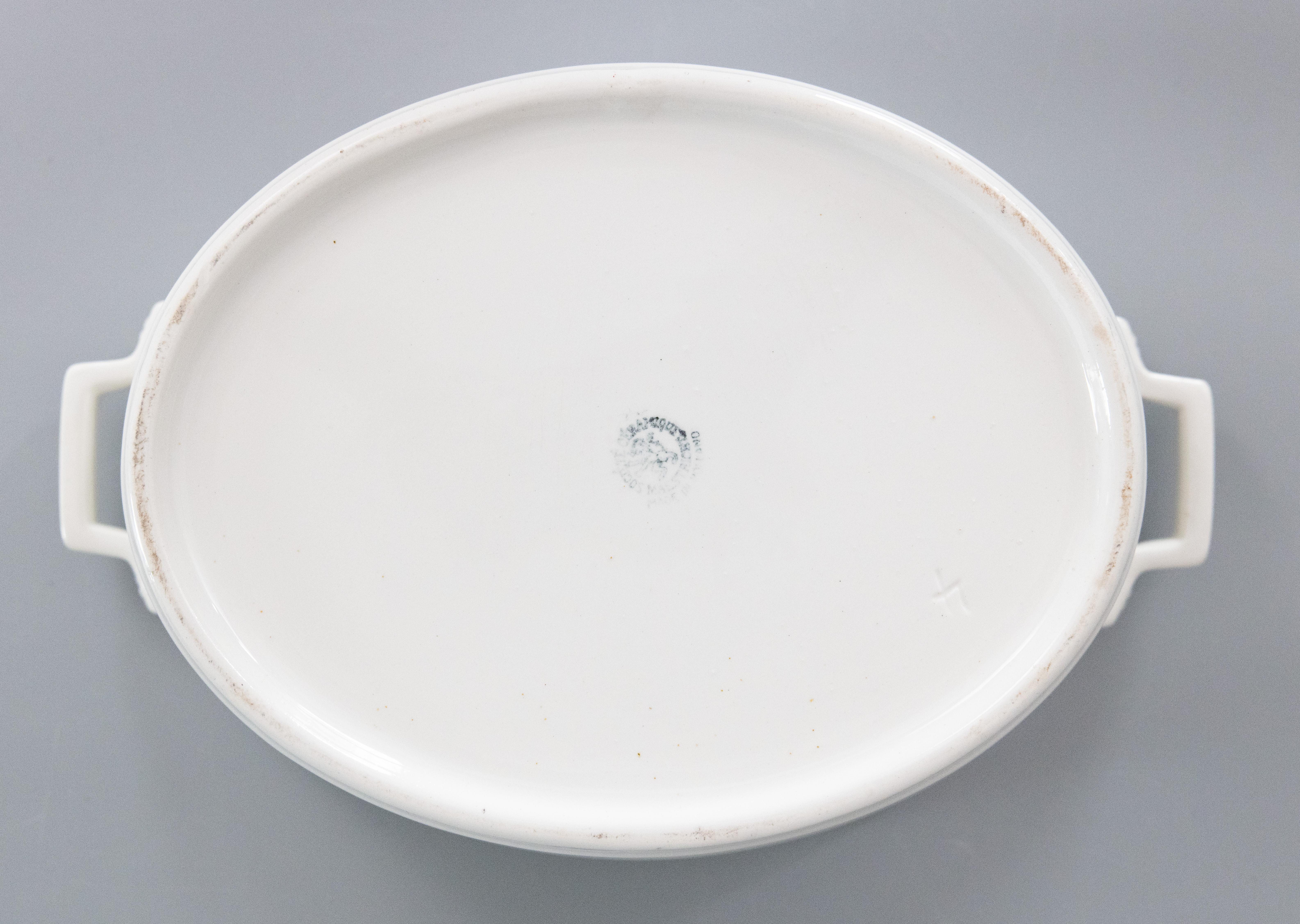 Ironstone Cesto cachepot olandese del XIX secolo in pietra di ferro bianca con manico in vendita