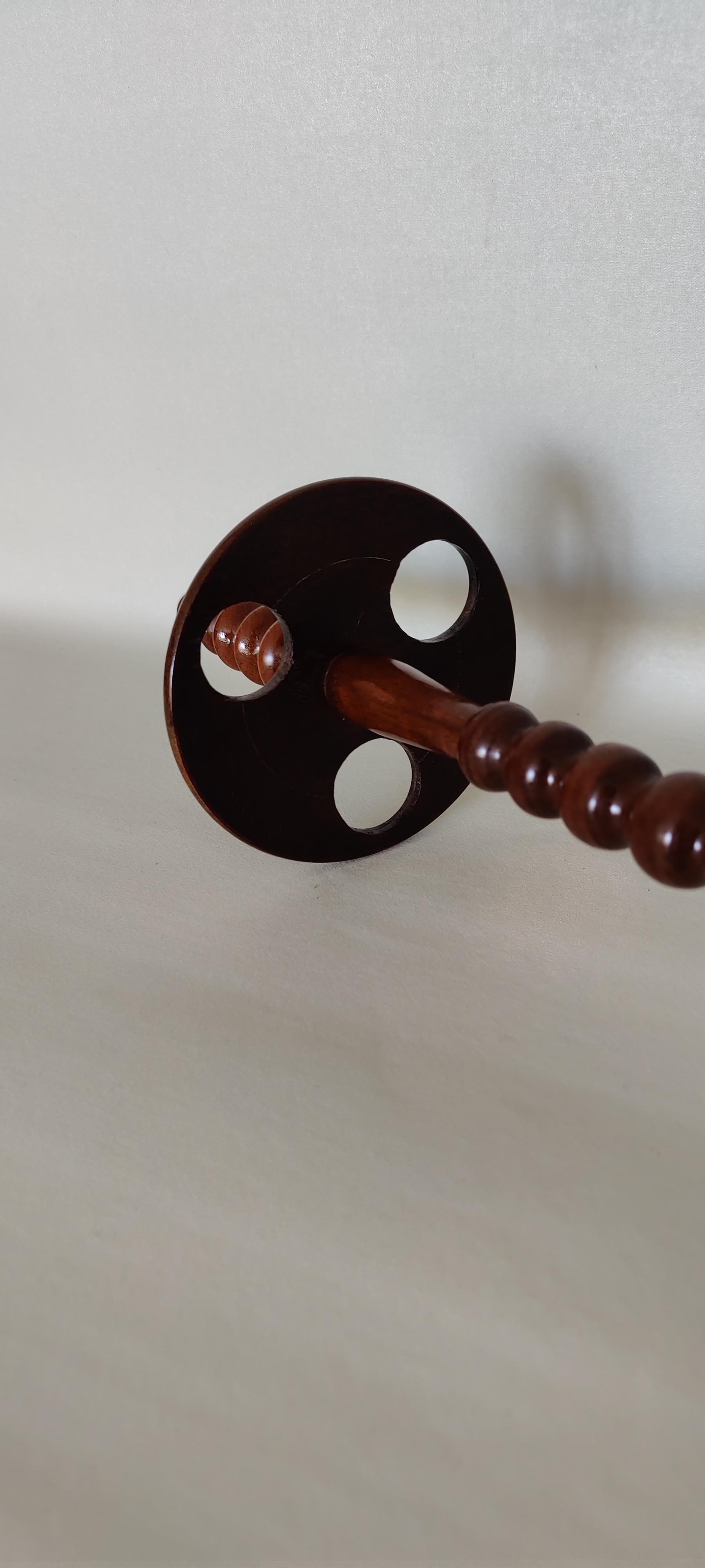 Portapipa o soporte de pipa holandés del siglo XIX con tallo retorcido Hecho a mano en venta